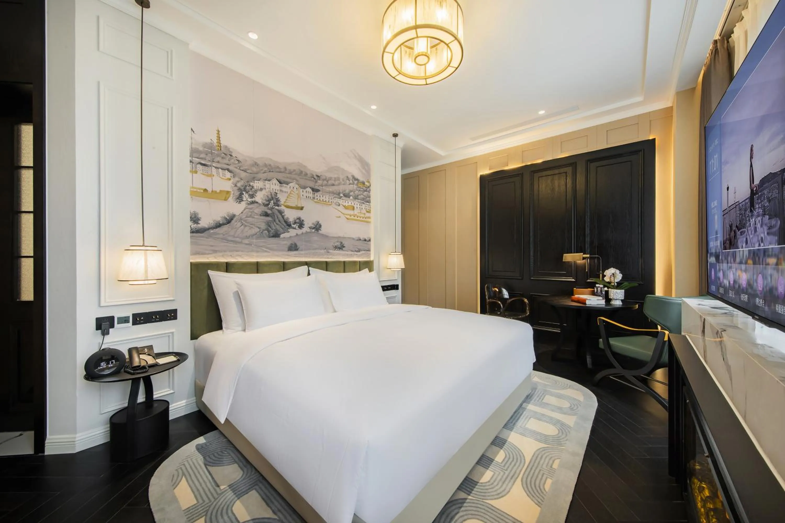 TV and multimedia, Bed in CHONGQING MANQUE MANSION