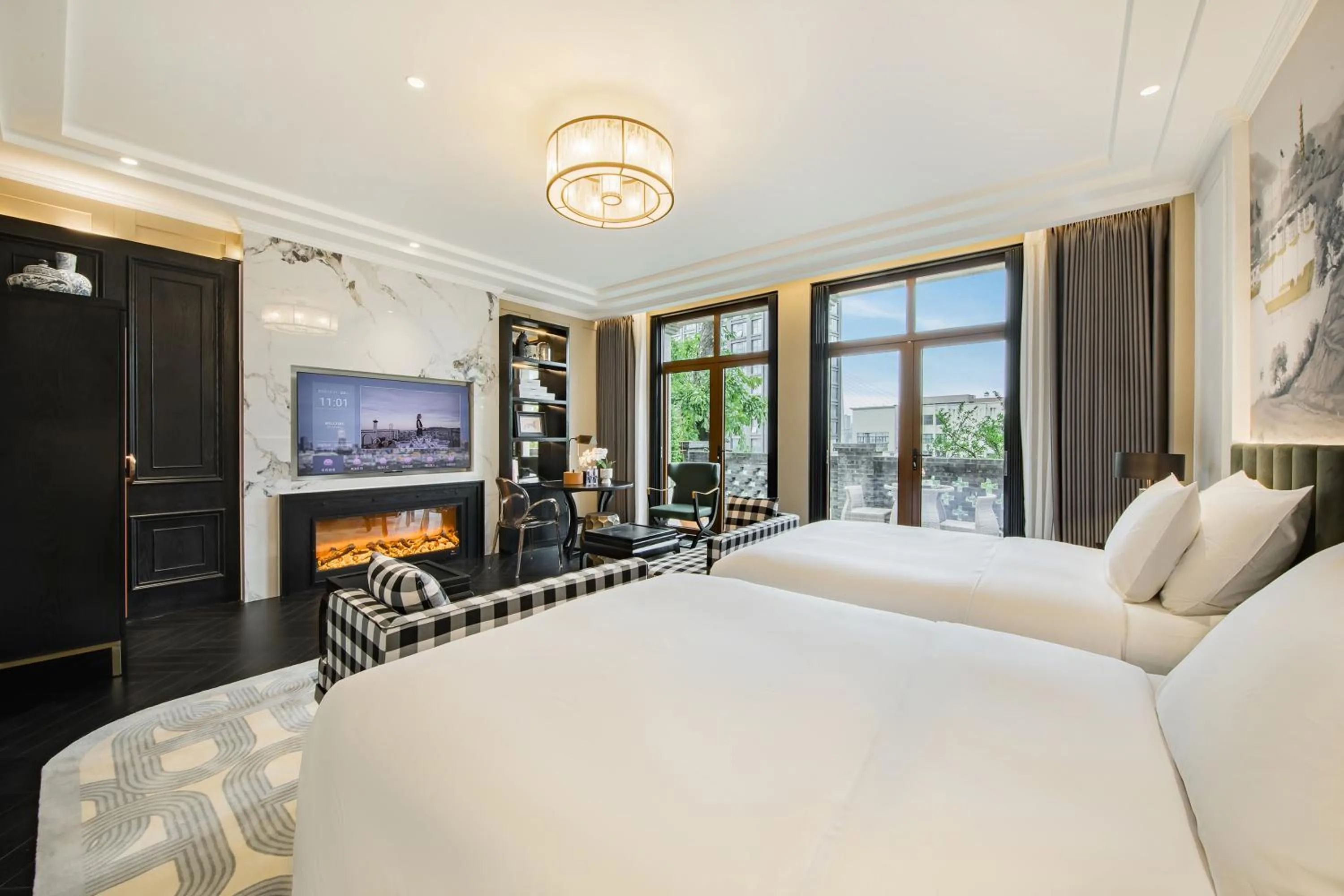 Bed in CHONGQING MANQUE MANSION
