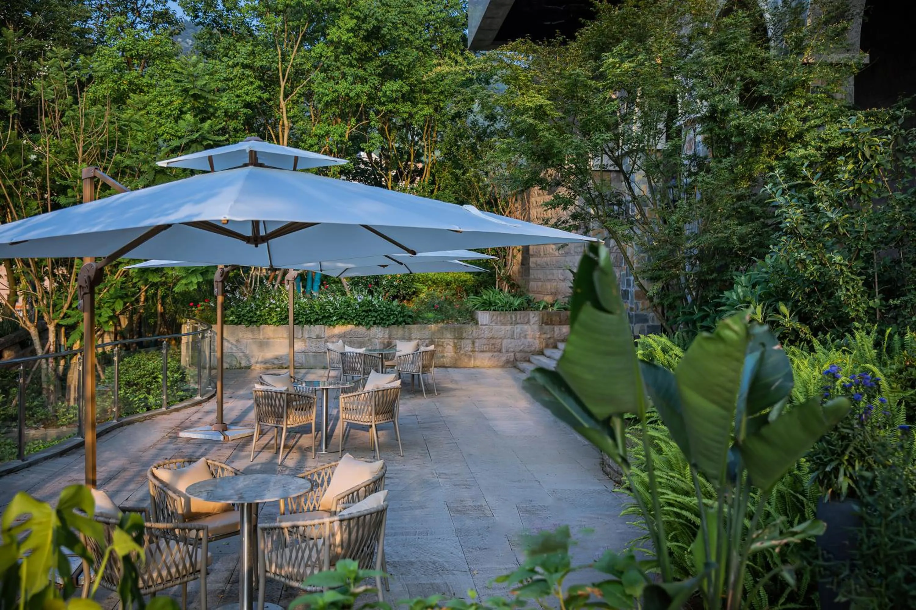 Restaurant/places to eat in CHONGQING MANQUE MANSION