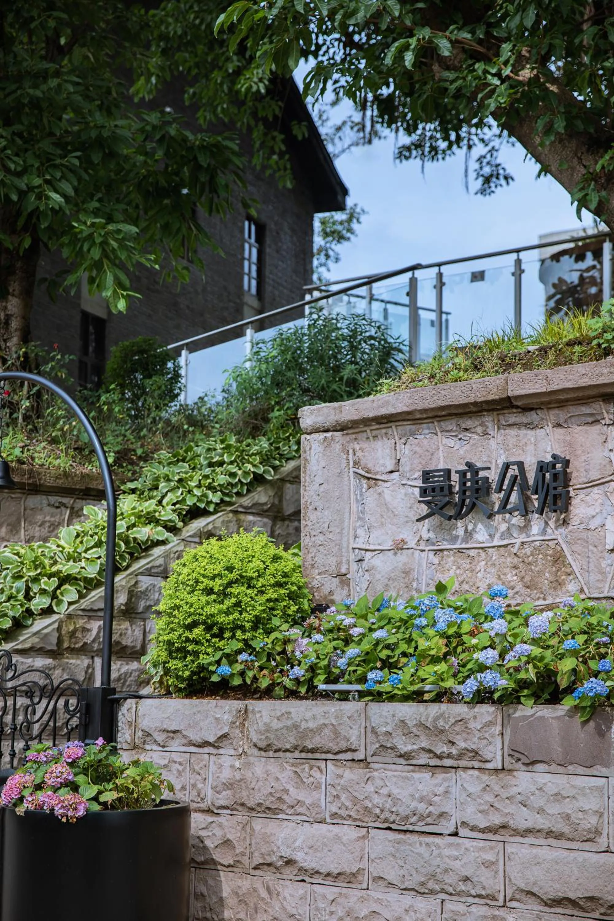 Property building in CHONGQING MANQUE MANSION