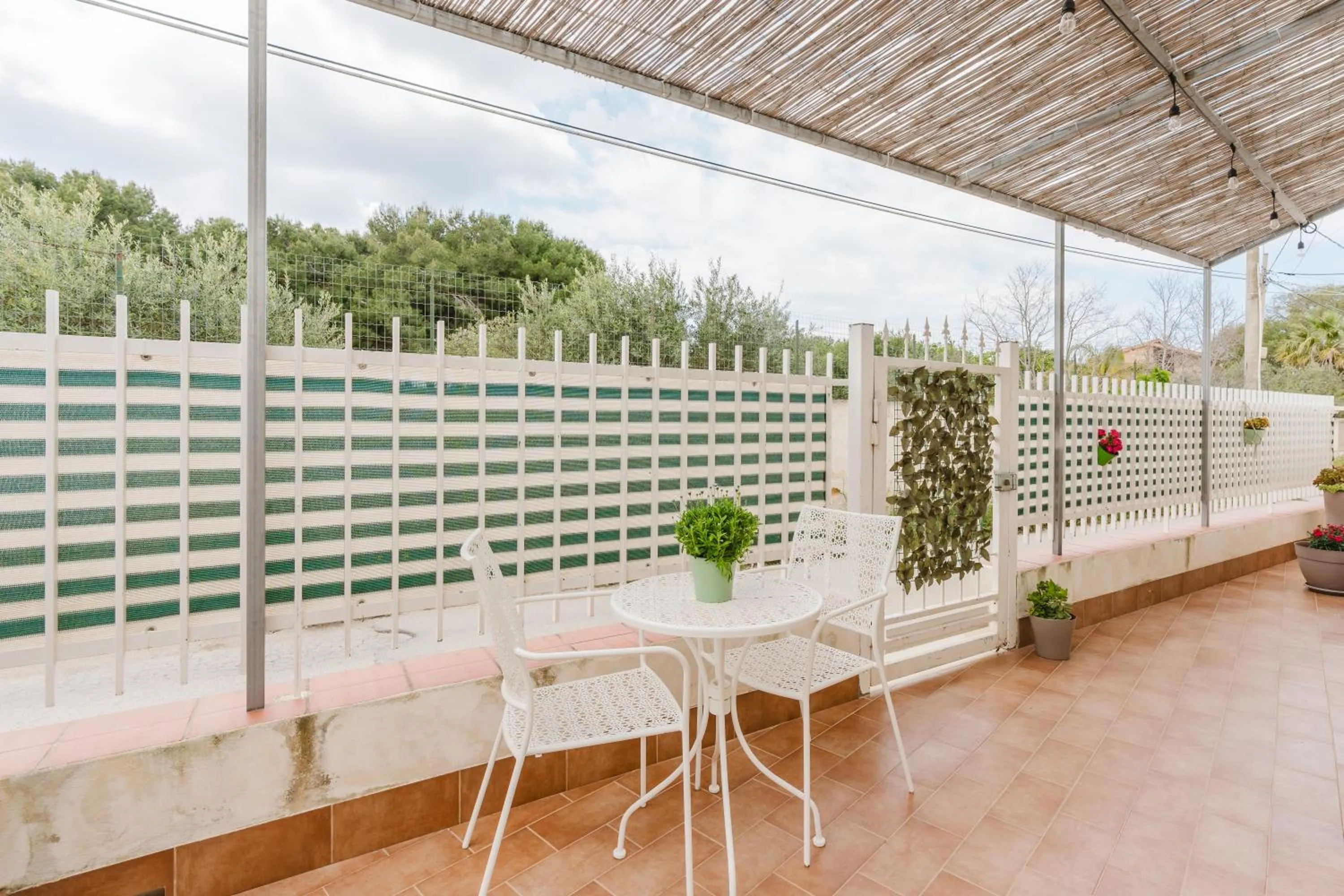 Apartment with Terrace in Casa Petros