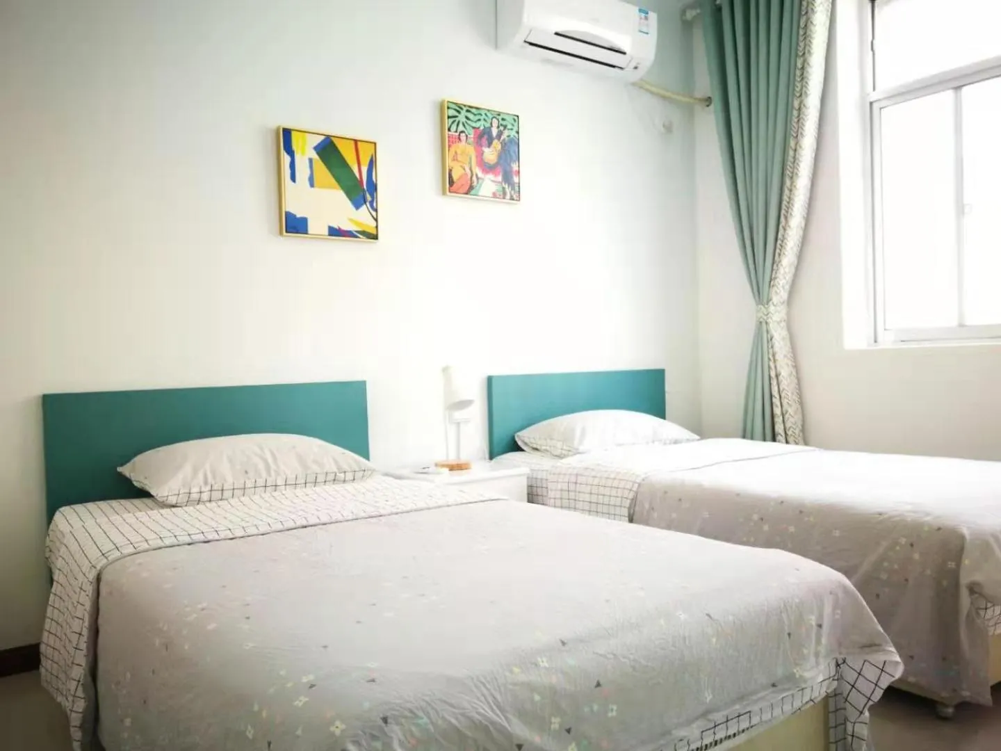 Huashan Lotus International Hostel