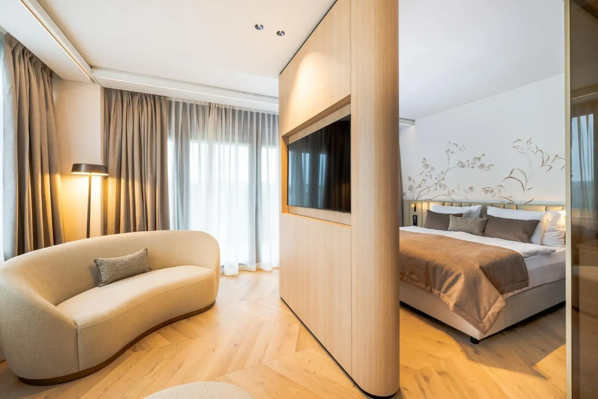 Junior Suite with Sauna in Hôtel des Innovations - Hôtel & Appartements - Votre séjour entre Fribourg, ville médiévale et La Gruyère et ses Bains Junior Suite with Sauna in Hôtel des Innovations - Hôtel & Appartements - Votre séjour entre Fribourg, ville médiévale et La Gruyère et ses Bains