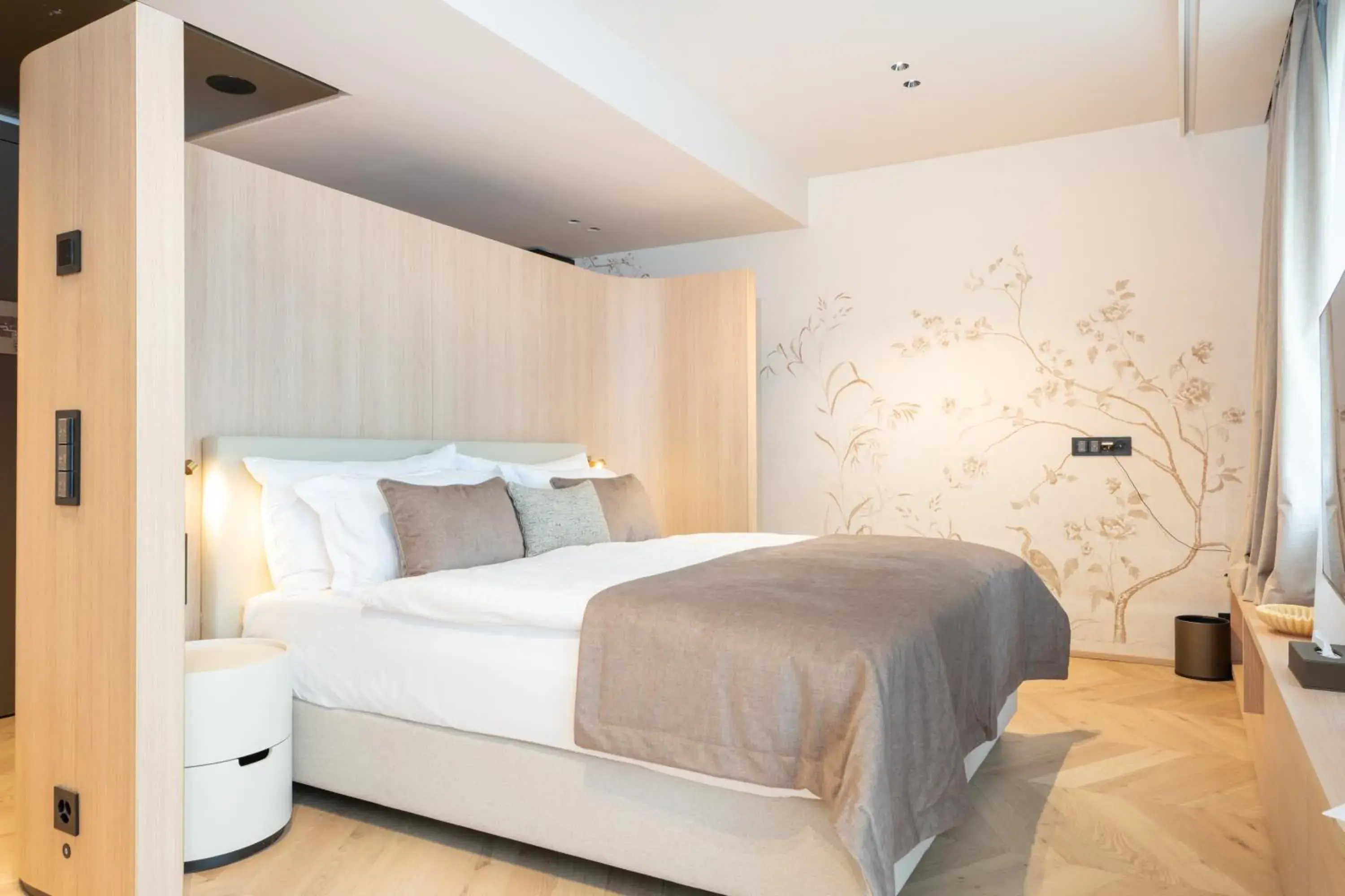 Junior Suite with Balcony in Hôtel des Innovations - Hôtel & Appartements - Votre séjour entre Fribourg, ville médiévale et La Gruyère et ses Bains Junior Suite with Balcony in Hôtel des Innovations - Hôtel & Appartements - Votre séjour entre Fribourg, ville médiévale et La Gruyère et ses Bains