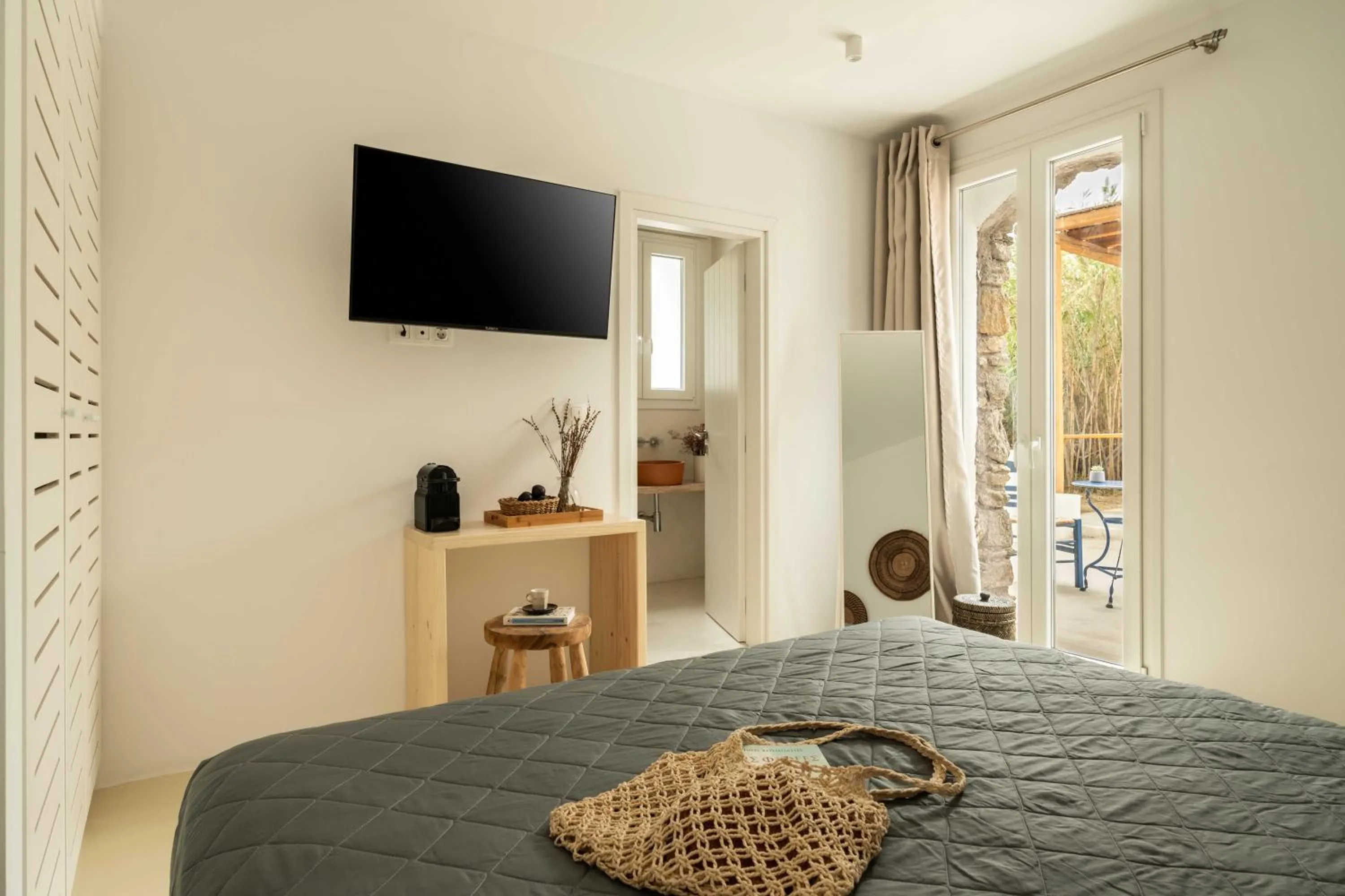 Bed in Tagoo Studios Mykonos