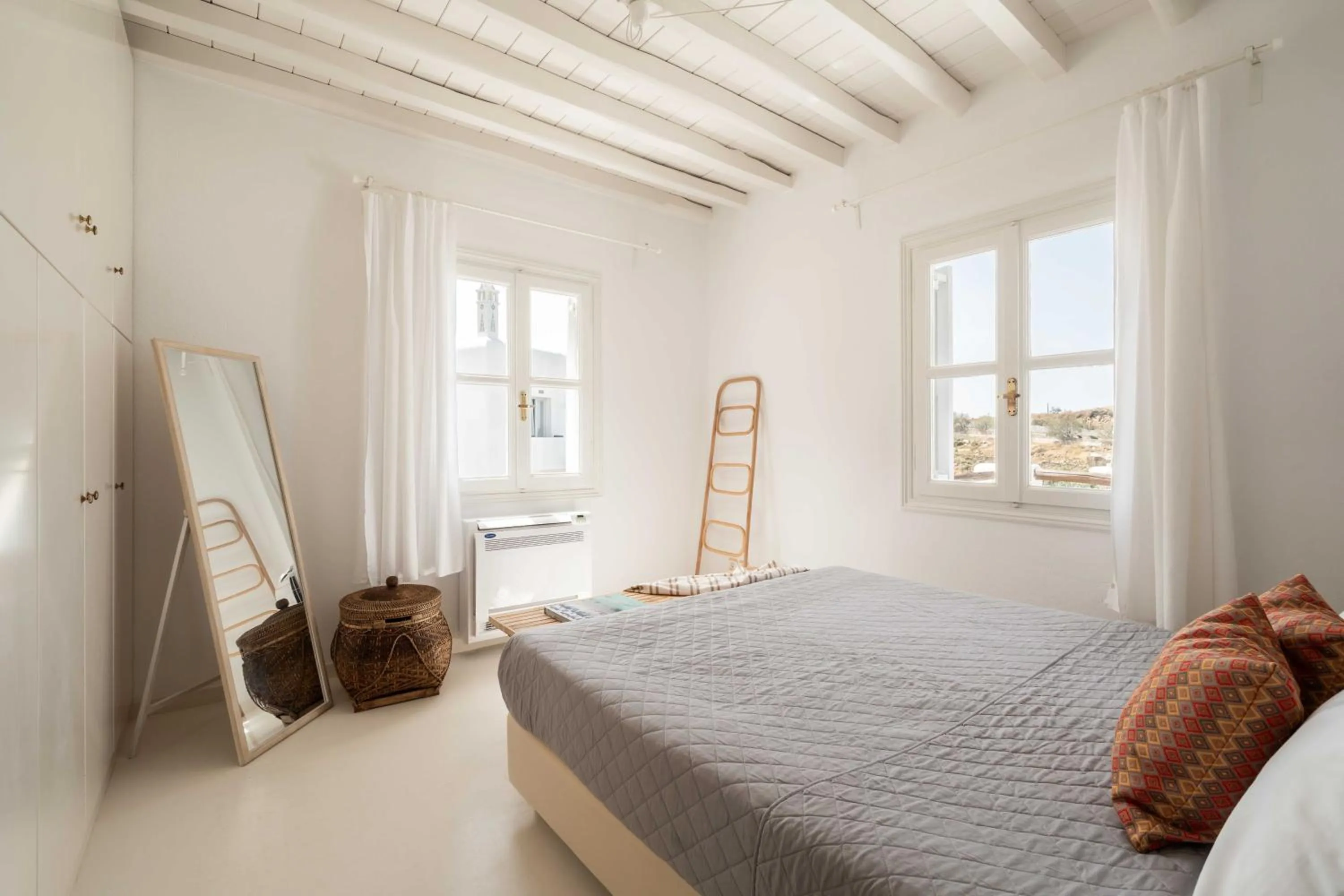 Photo of the whole room, Bed in Tagoo Studios Mykonos
