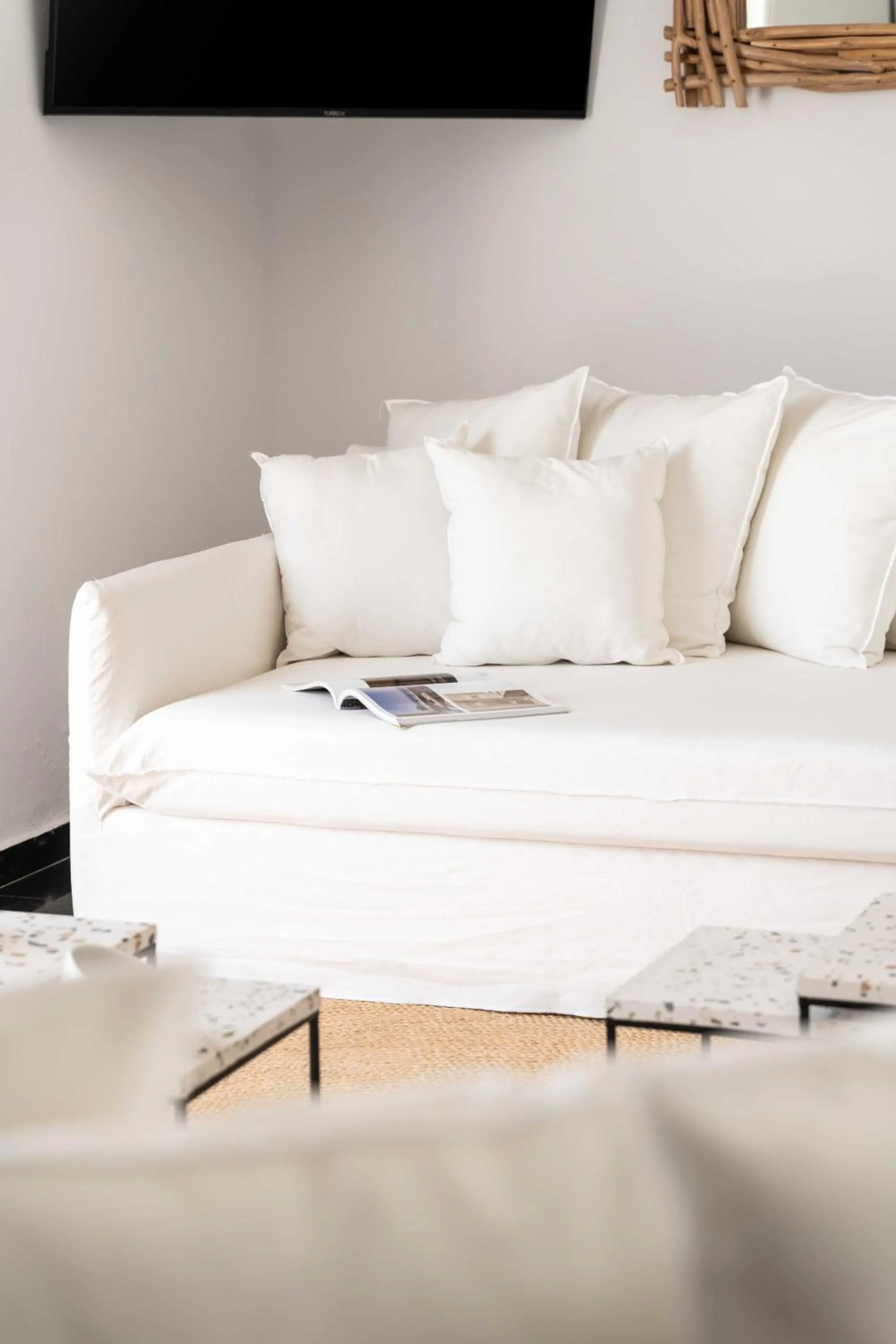 Living room, Bed in Tagoo Studios Mykonos