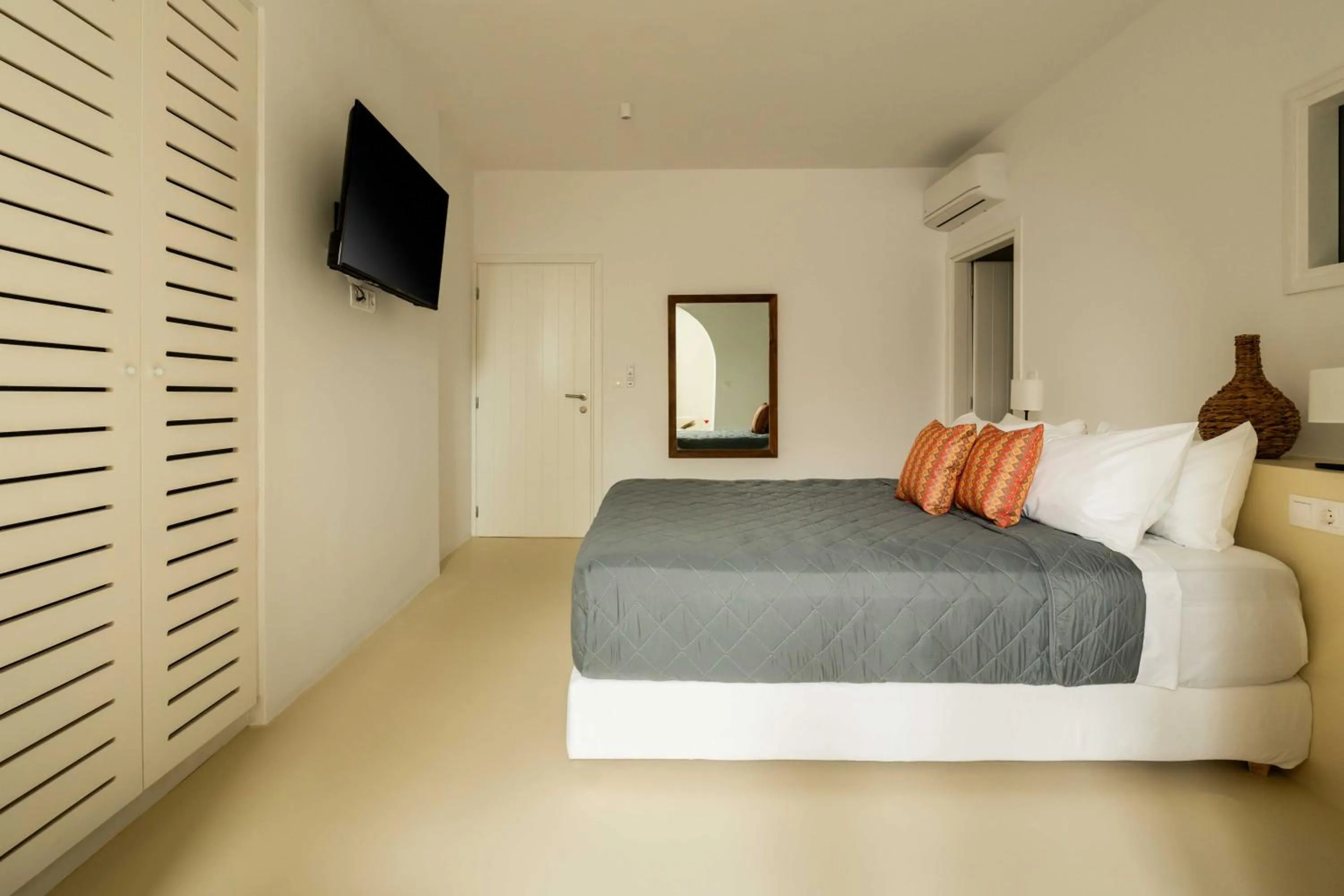 Bed in Tagoo Studios Mykonos