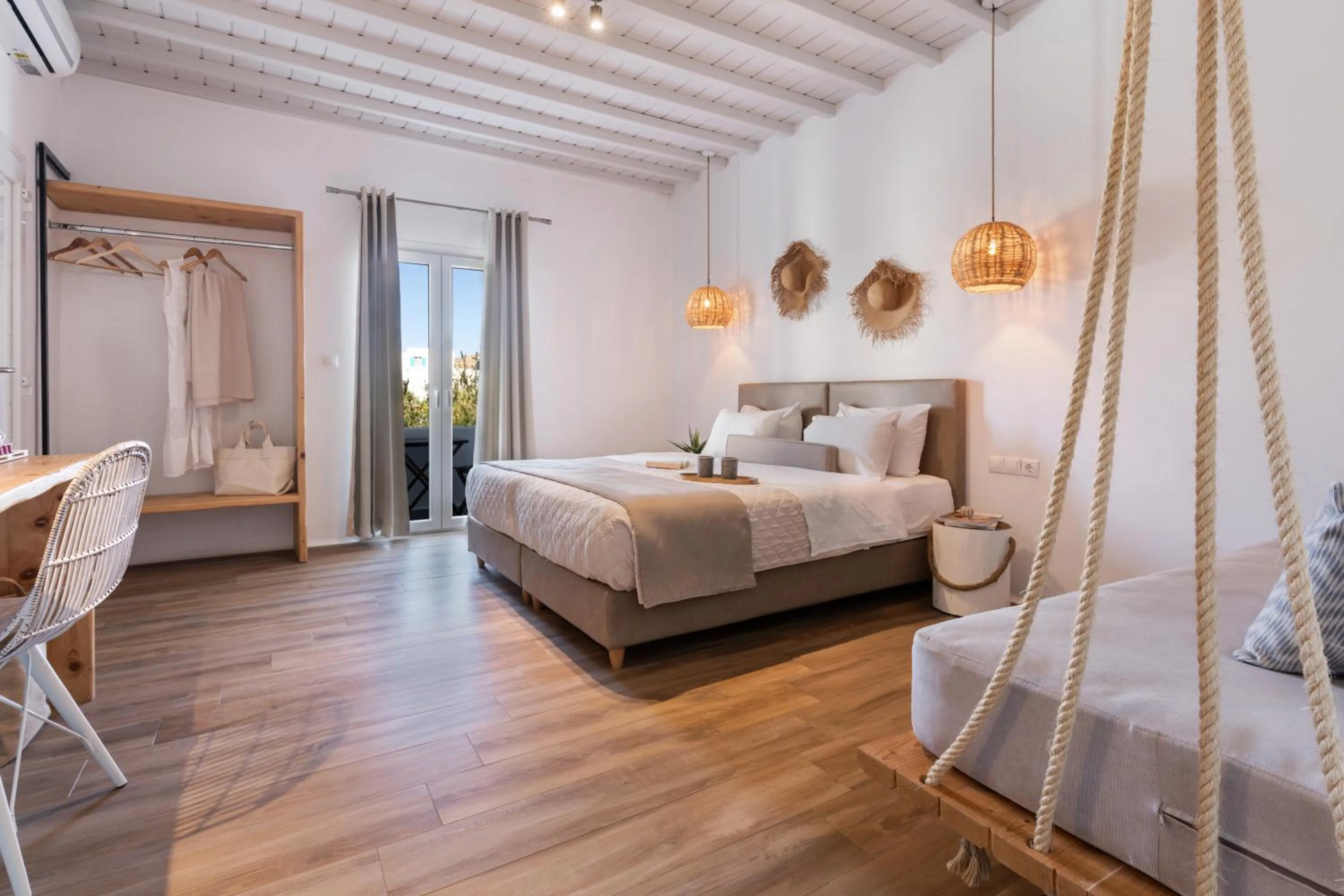 Photo of the whole room, Bed in Tagoo Studios Mykonos