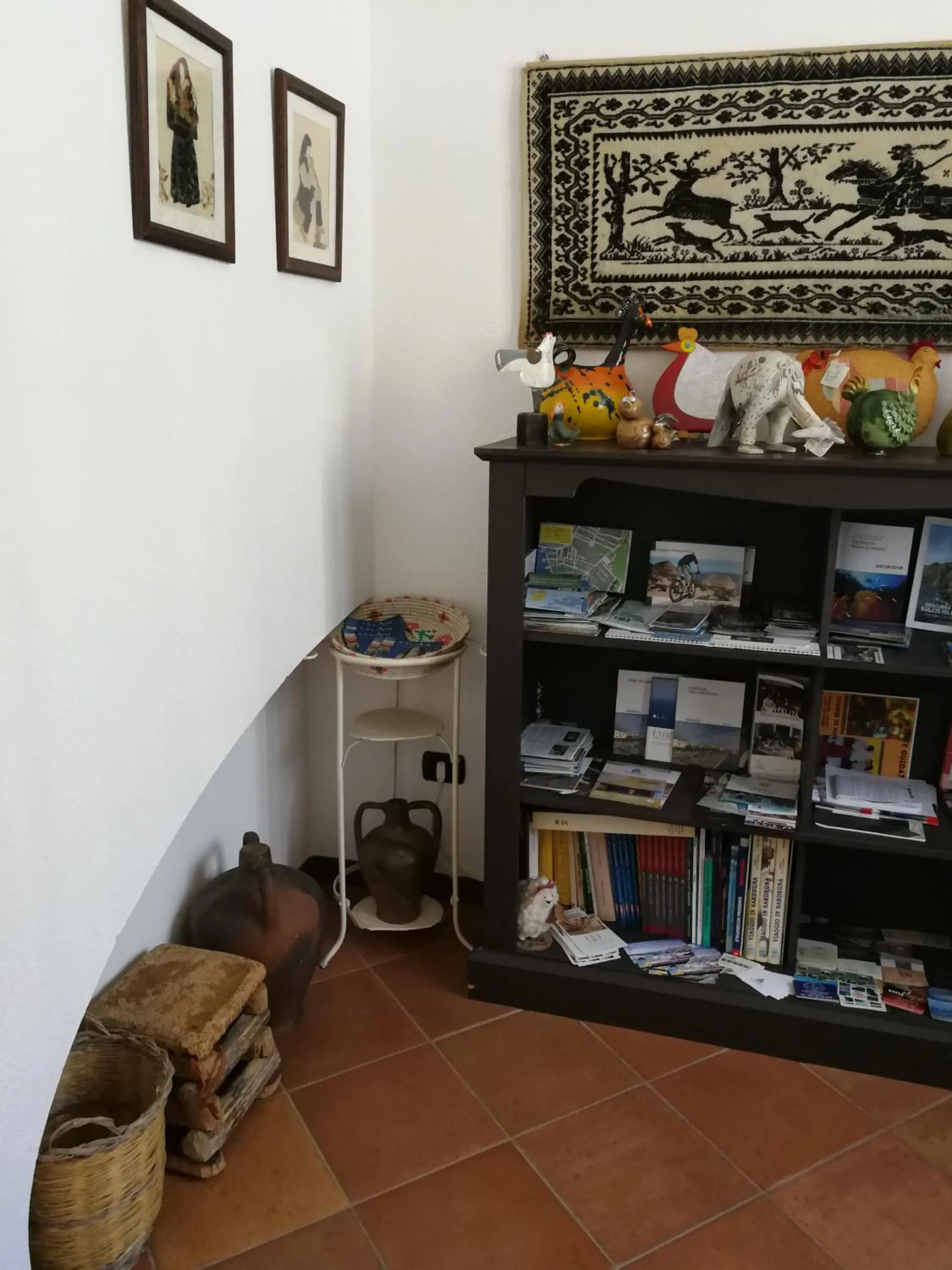 Library in casa da Anita