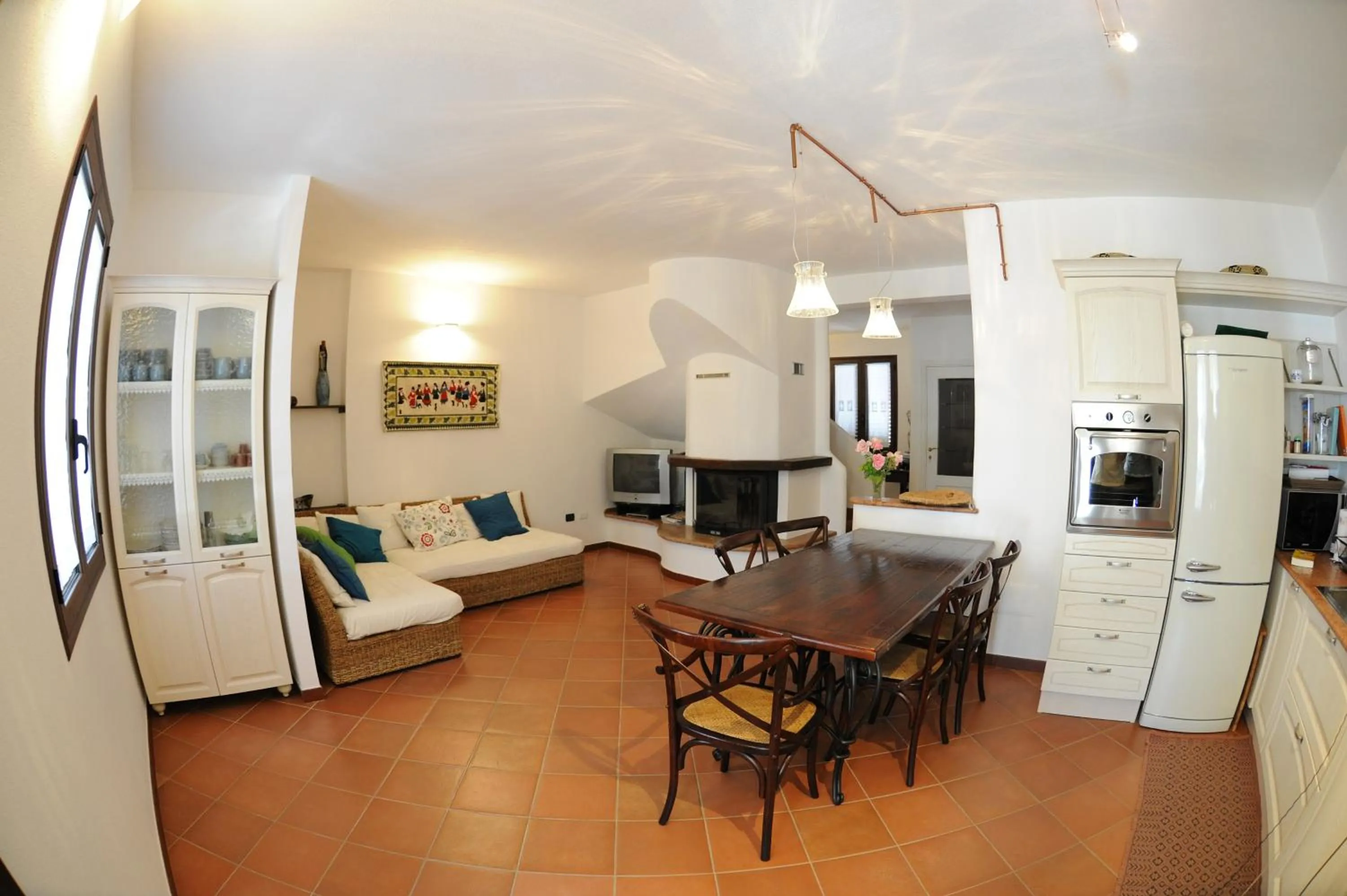 Dining area in casa da Anita