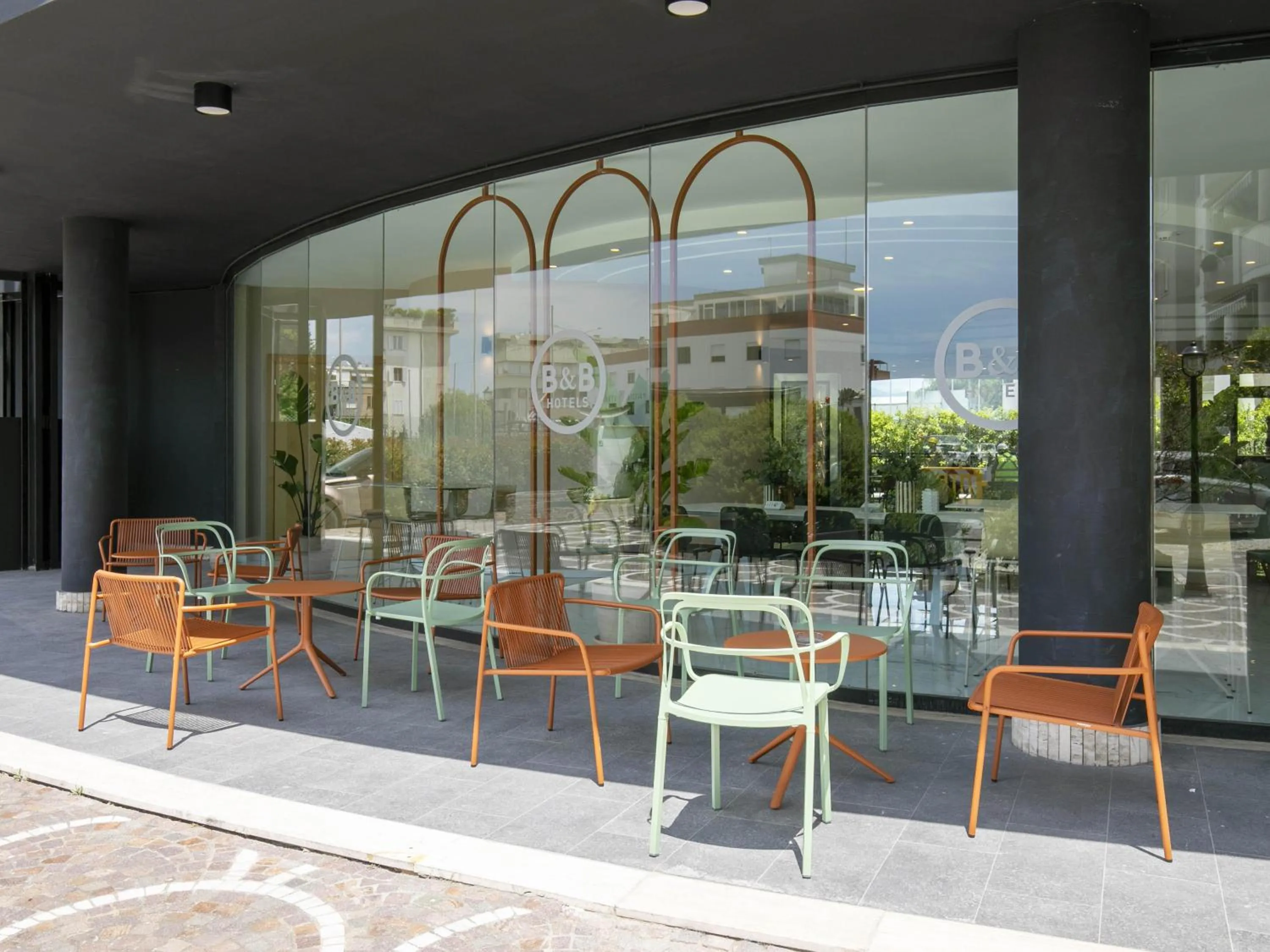 Lobby or reception in B&B HOTEL Latina