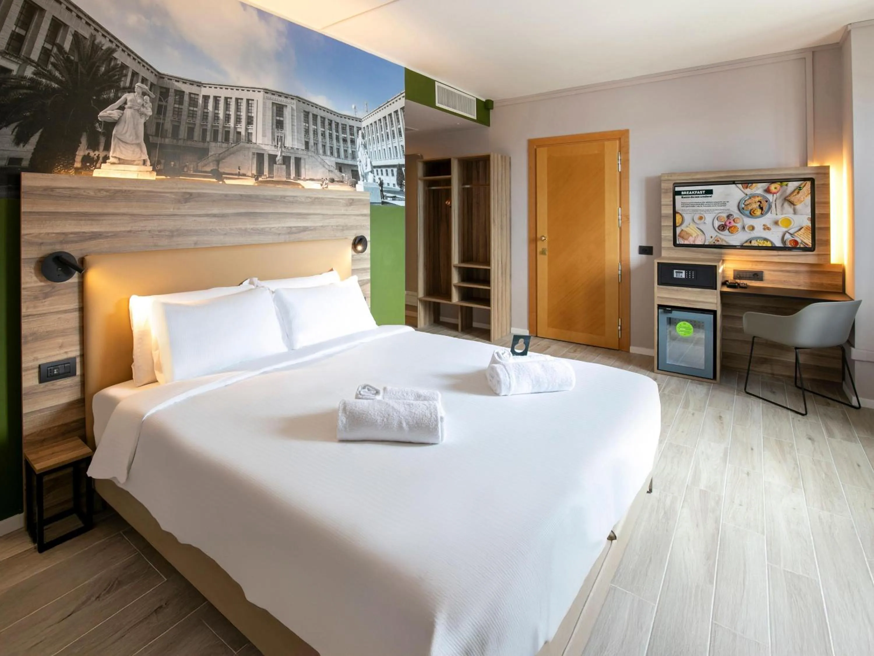 Photo of the whole room, Bed in B&B HOTEL Latina