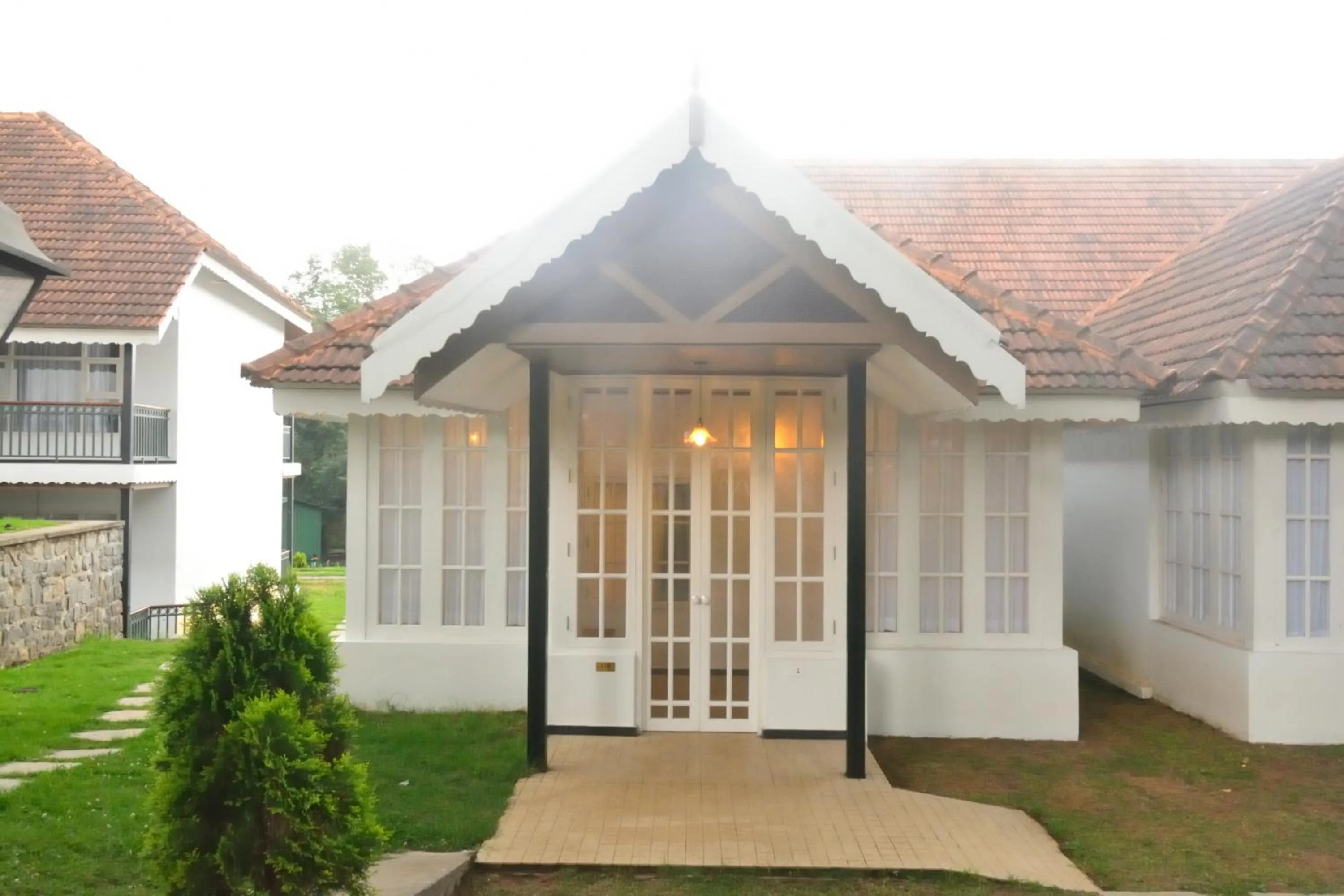 Kensington Signature Mini Suite in The Tredis Heritage by the Lake