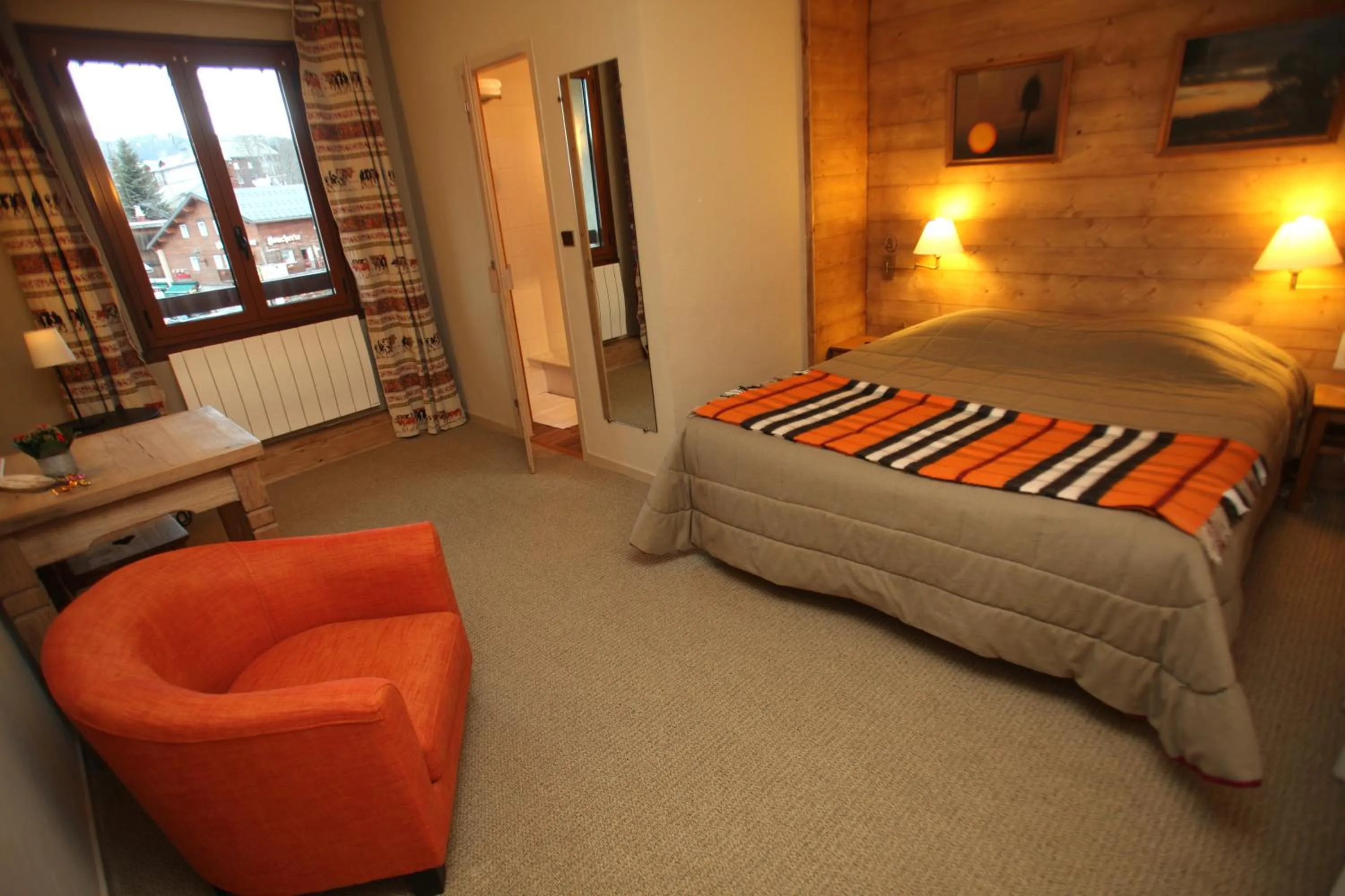 Day, Bed in Hôtel Restaurant La Ferme