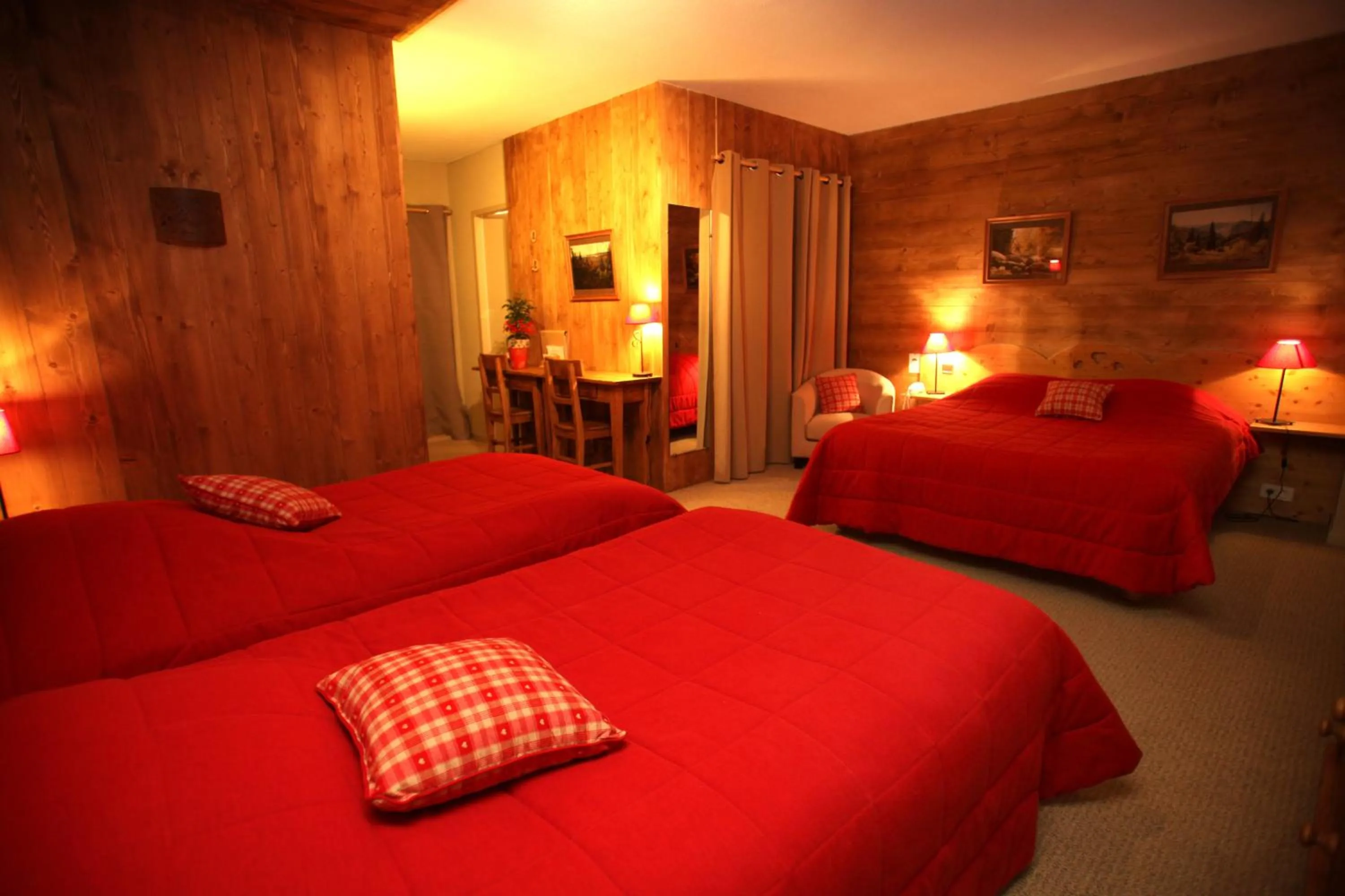 Photo of the whole room, Bed in Hôtel Restaurant La Ferme