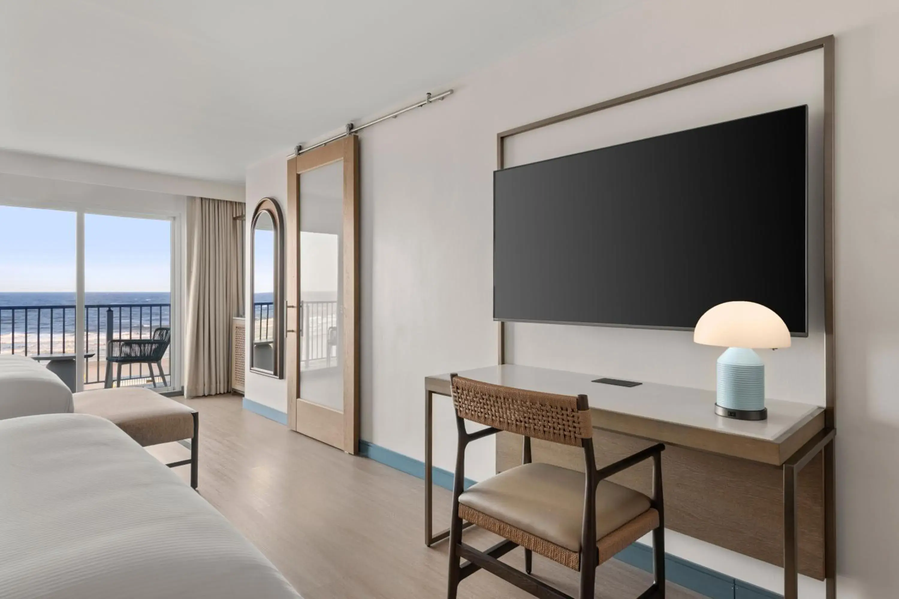 TV and multimedia, Bed in The Seahaus Hotel, Atlantic City Boardwalk, a Tribute Portfolio Hotel TV and multimedia, Bed in The Seahaus Hotel, Atlantic City Boardwalk, a Tribute Portfolio Hotel