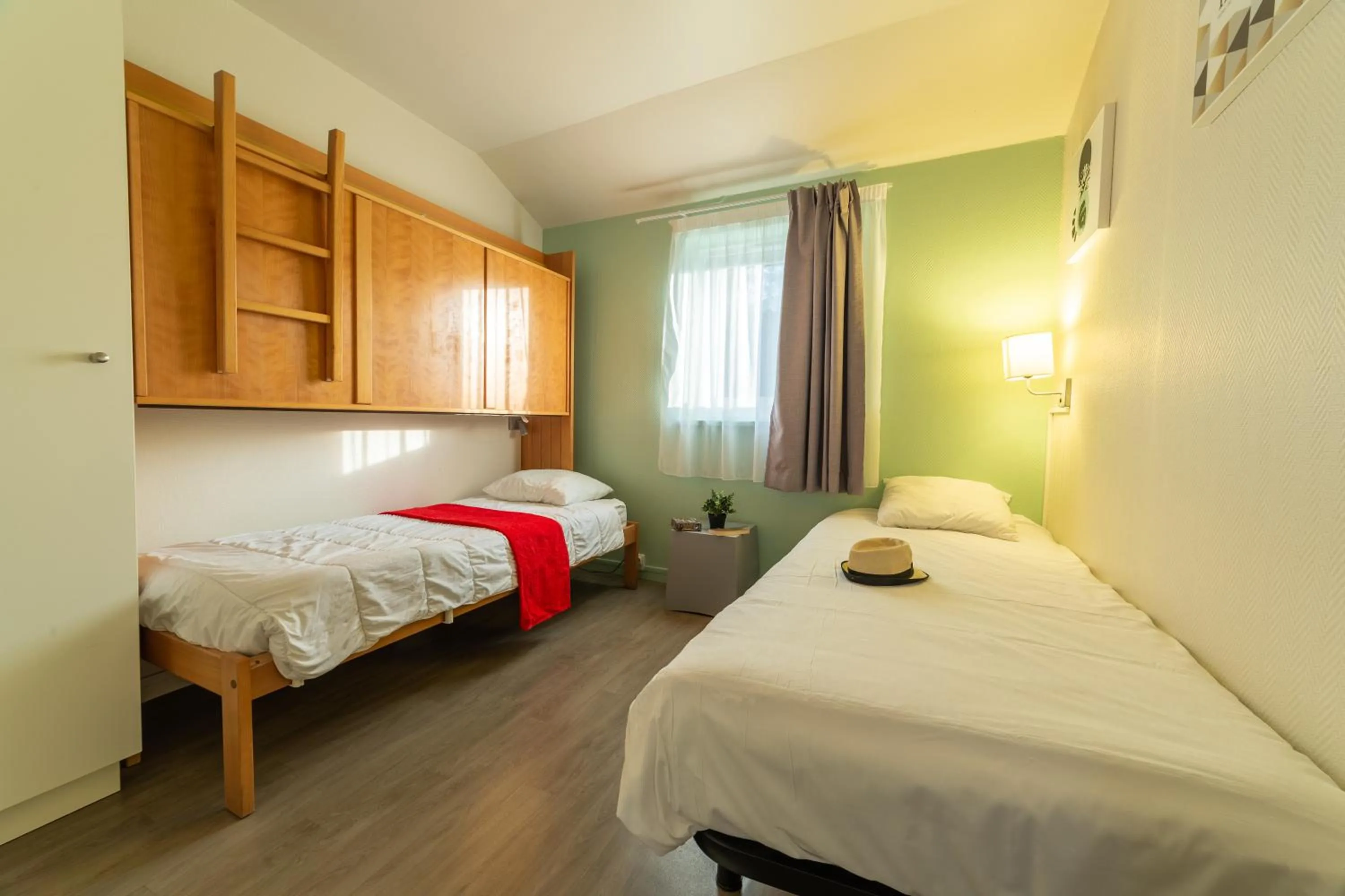 Bedroom, Bed in VVF Normandie Forges-les-Eaux