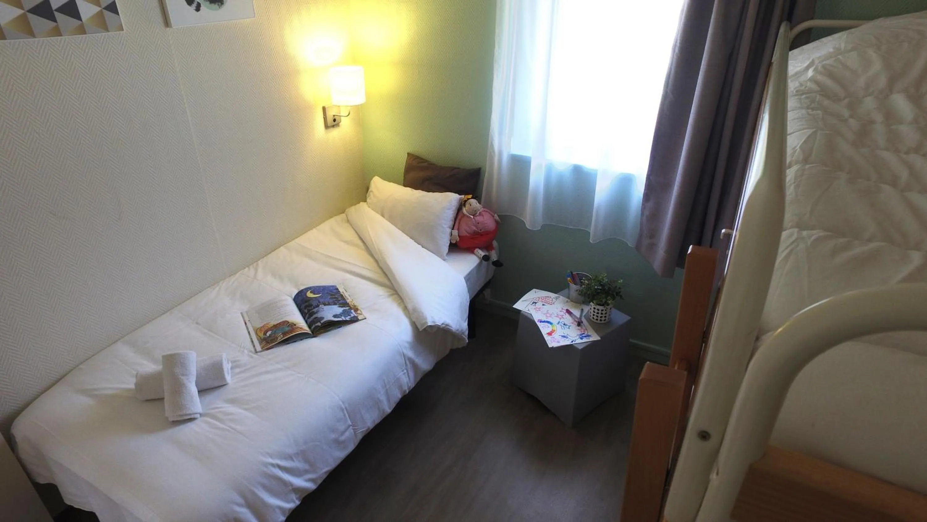 Bedroom, Bed in VVF Normandie Forges-les-Eaux