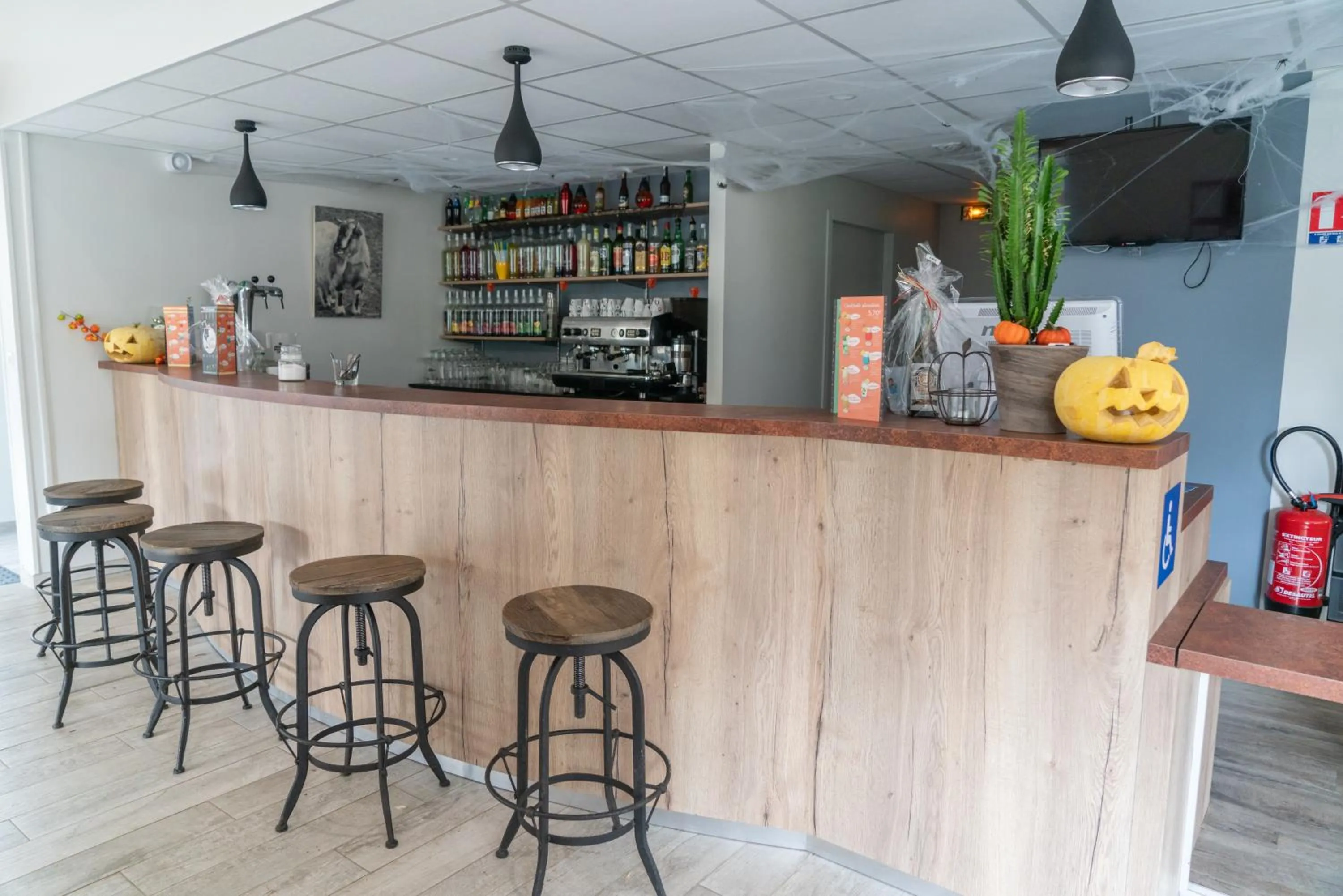 Lounge or bar in VVF Normandie Forges-les-Eaux