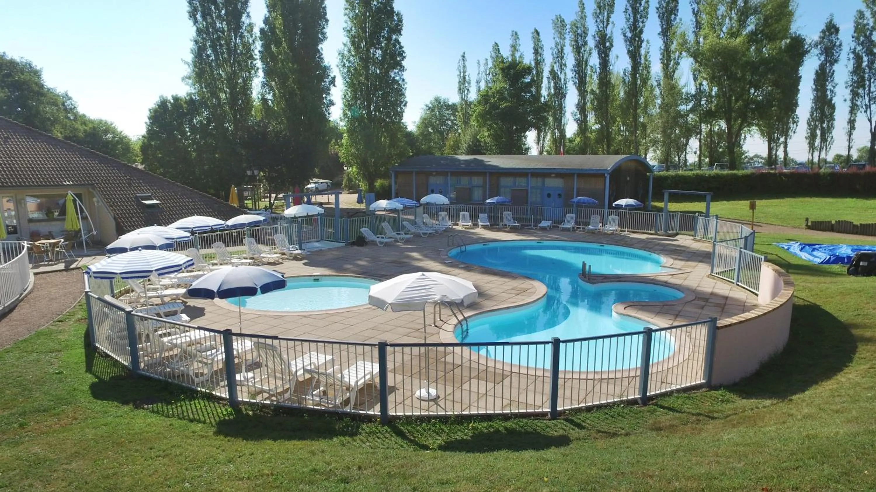 Swimming pool in VVF Bourgogne Auxois Morvan