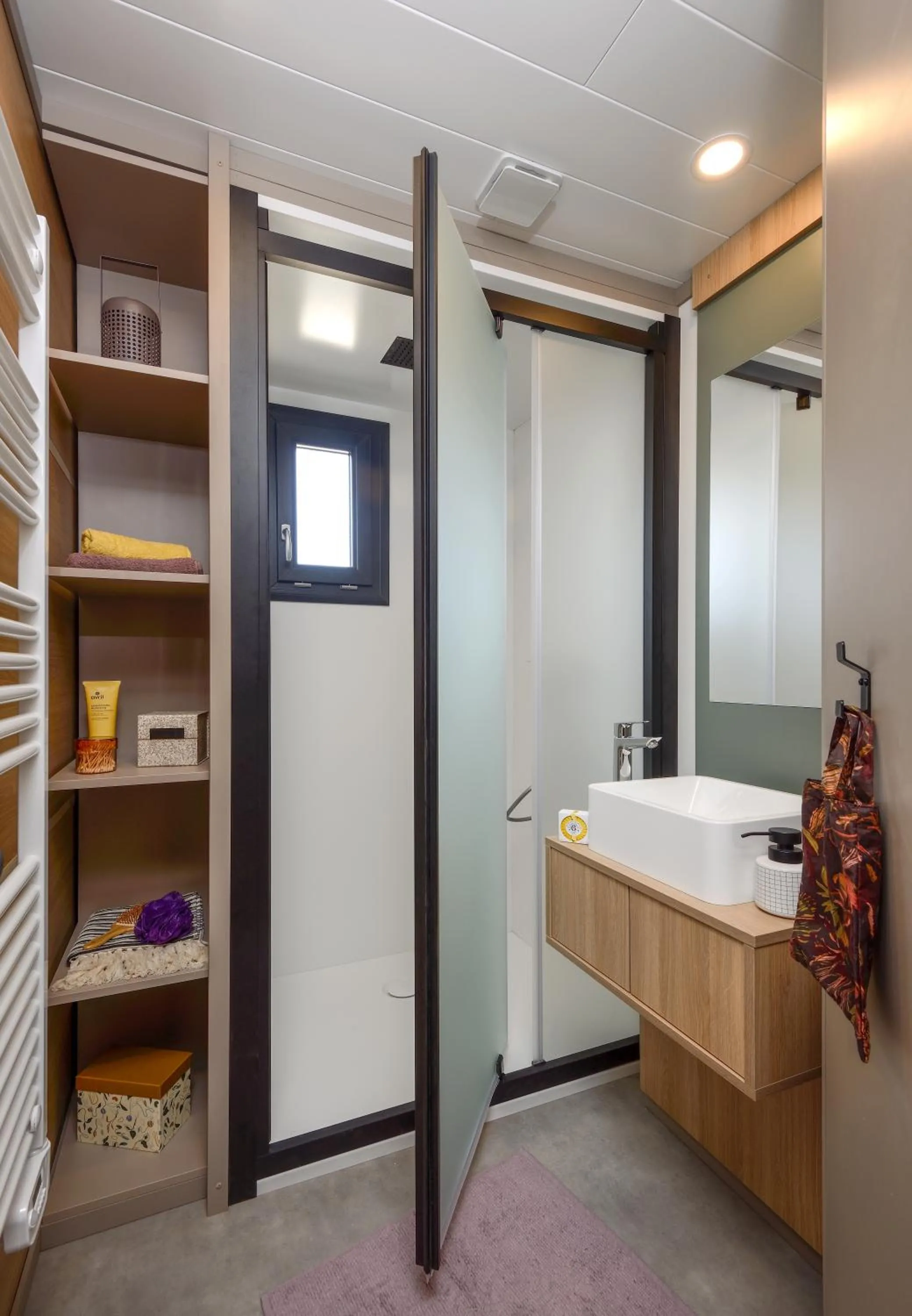 Shower in VVF Le Pays Cathare Carcassonne