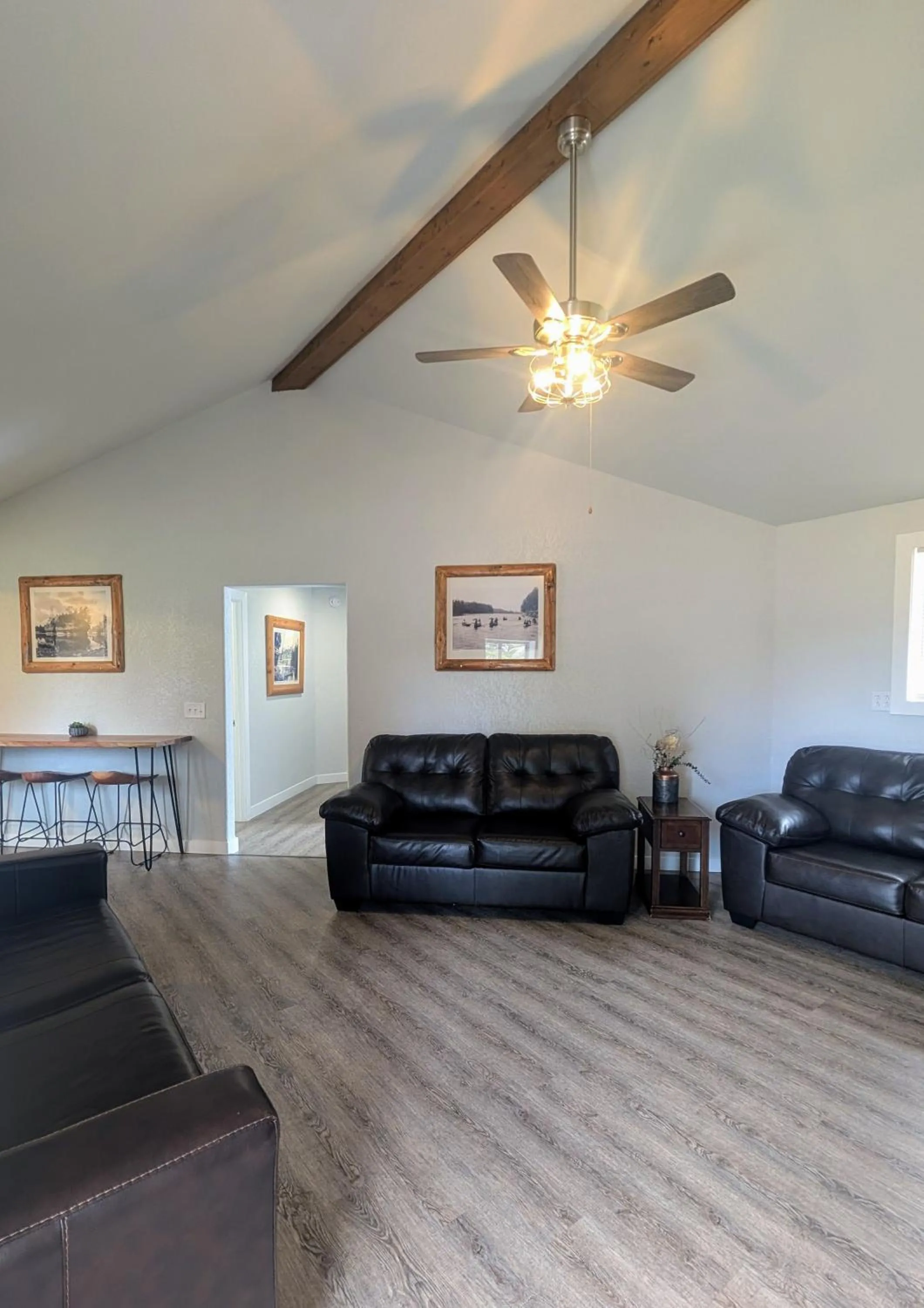 Living room in Edge-O-Dells Resort