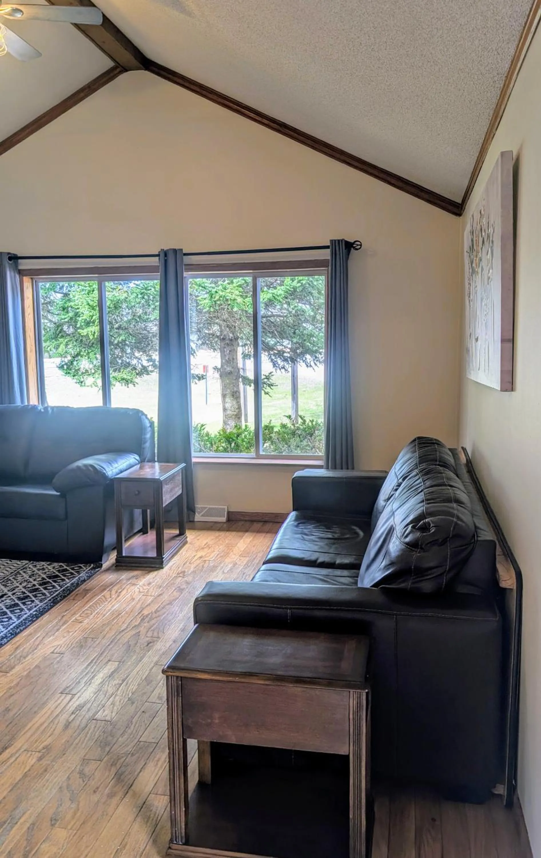 Living room in Edge-O-Dells Resort