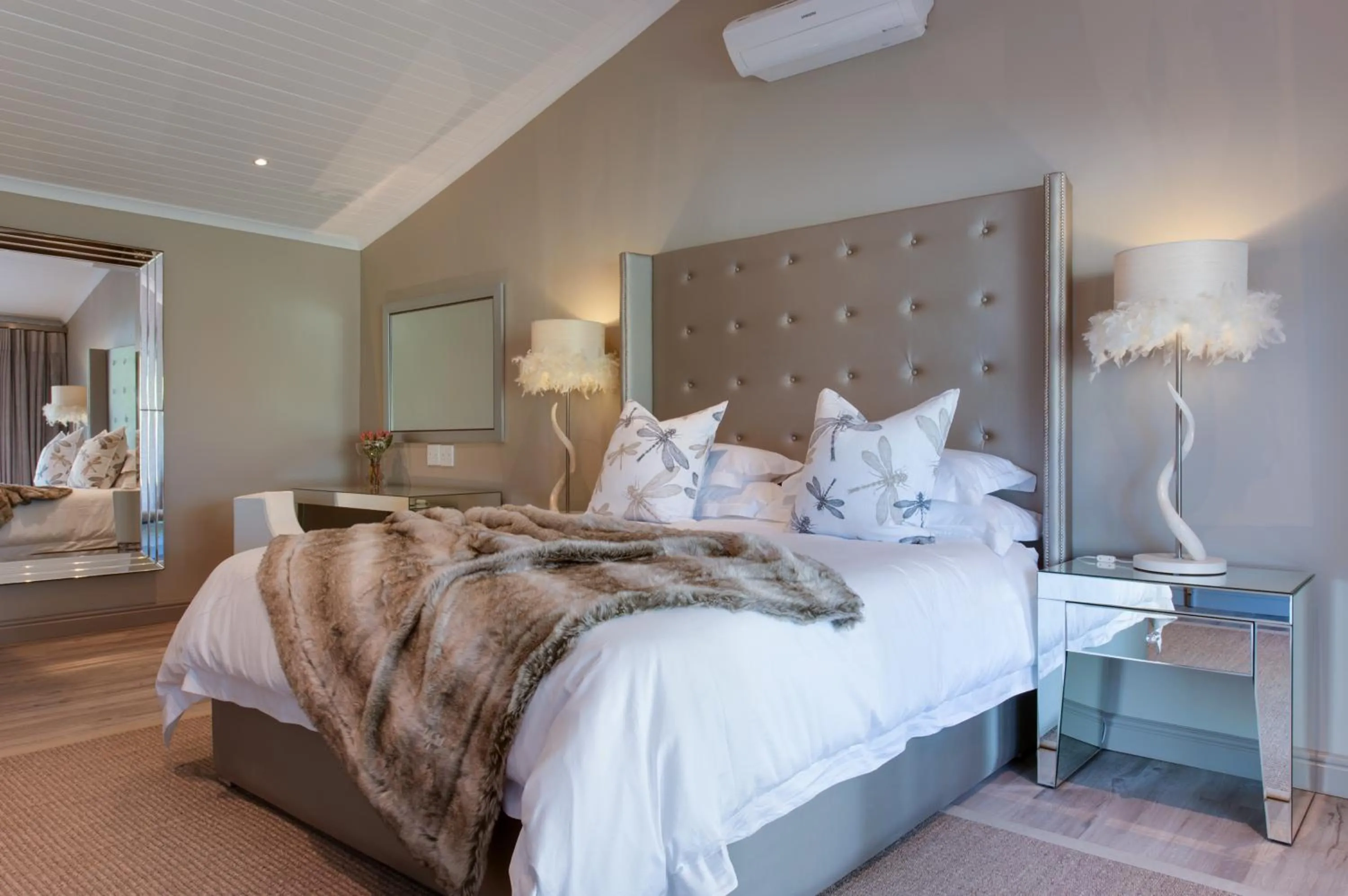 Bedroom, Bed in The Jordan Suites