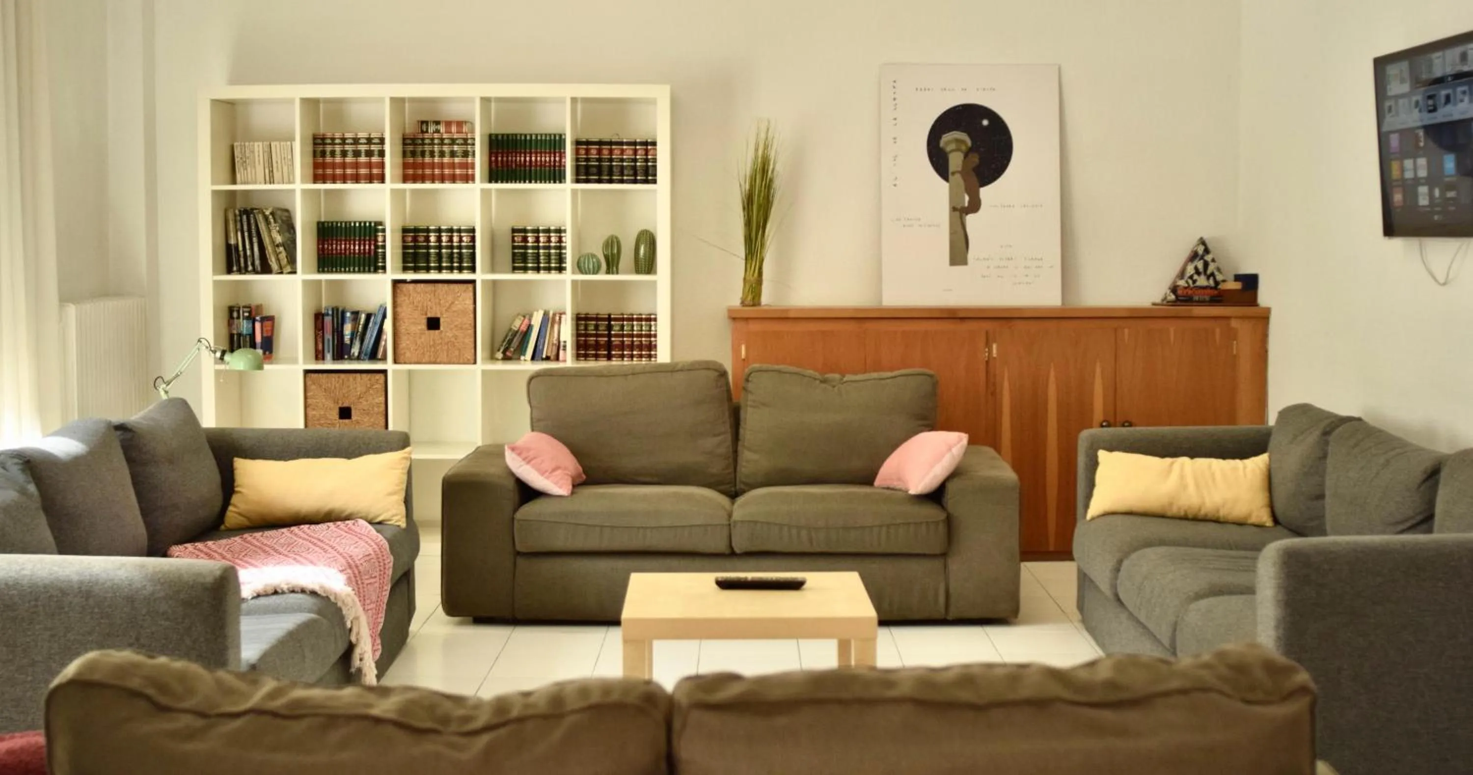 Communal lounge/ TV room in Residència Universitaria Pare Claret