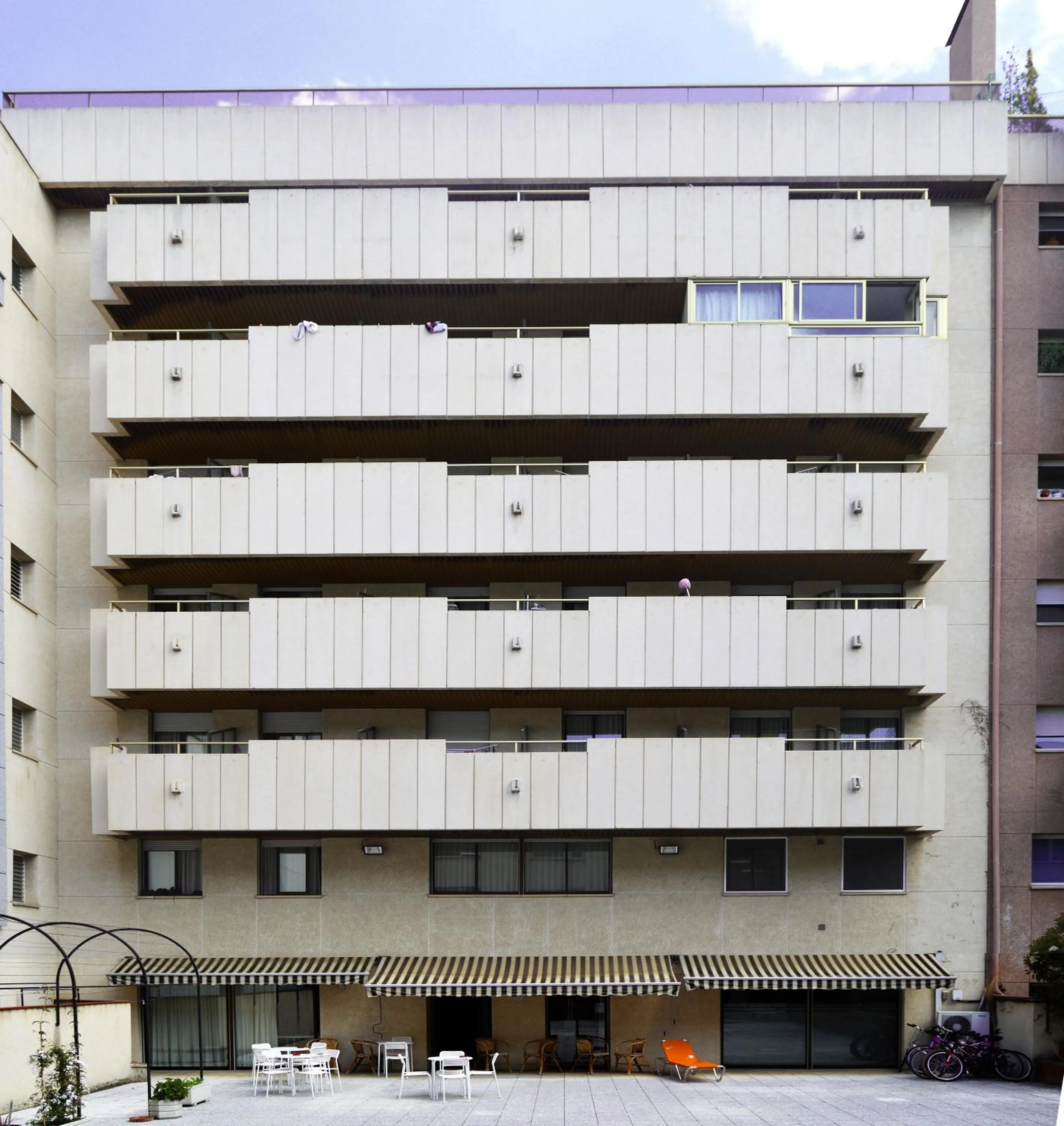 Property building in Residència Universitaria Pare Claret