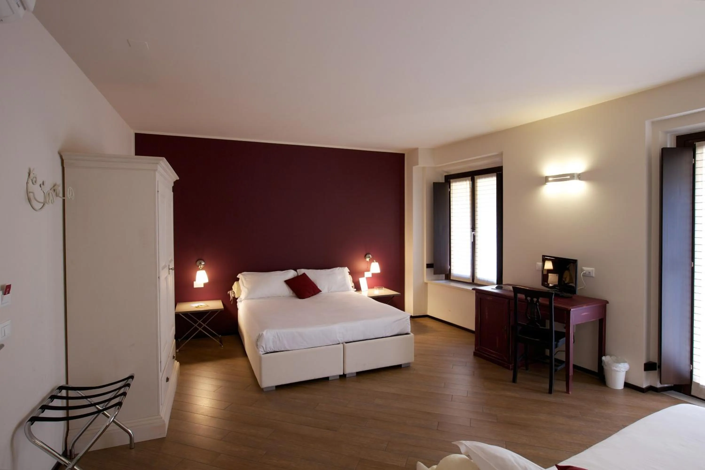 Bed in Hotel Leon D'Oro