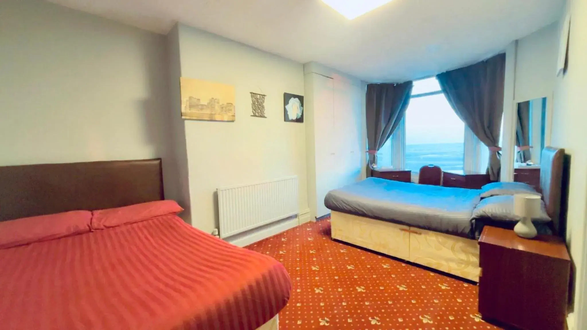 Bed in HOTEL BLUE OCEAN - Call For Cheap Prices - Check In Until 3AM Bed in HOTEL BLUE OCEAN - Call For Cheap Prices - Check In Until 3AM