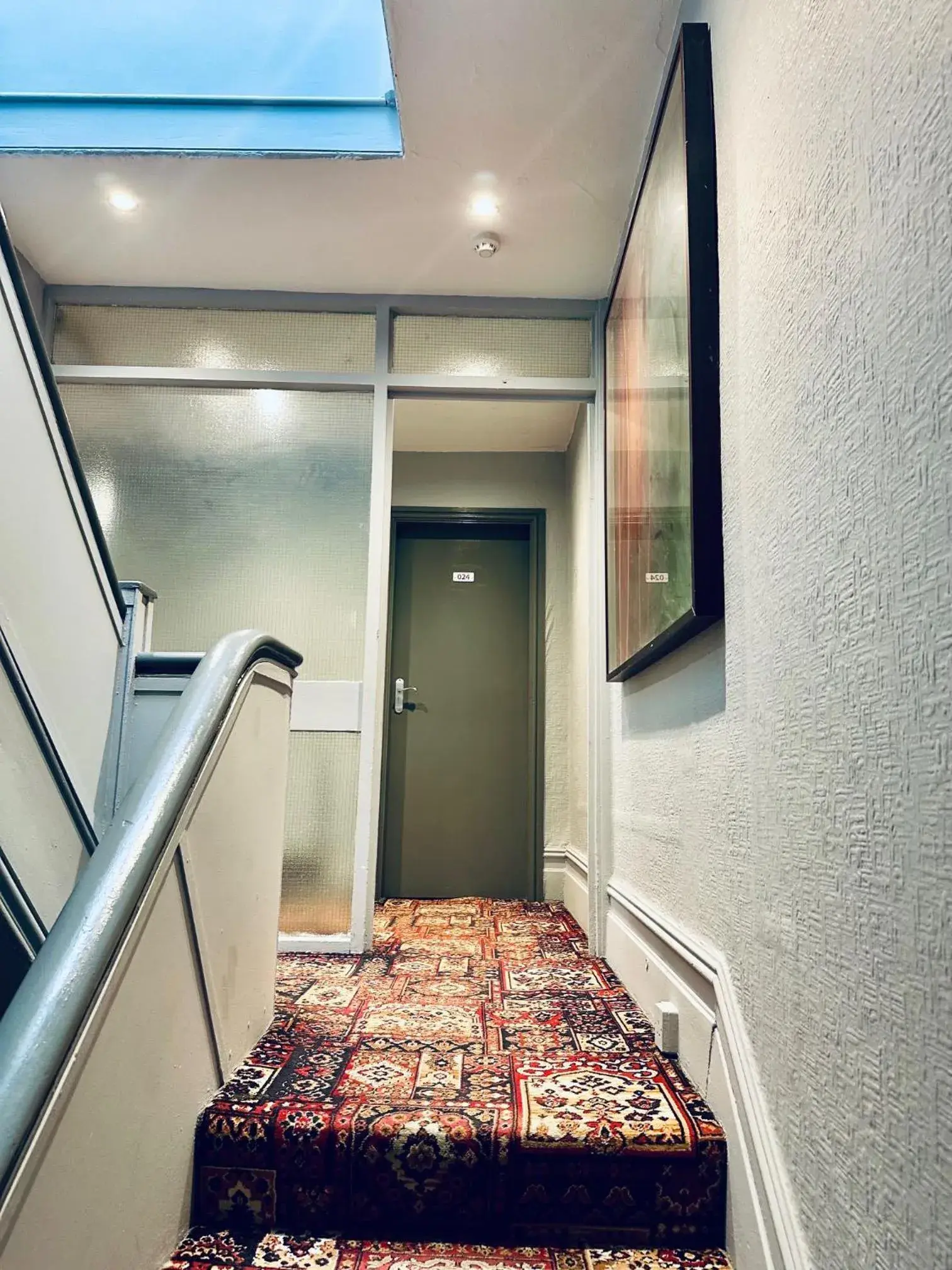 Bed in HOTEL BLUE OCEAN - Call For Cheap Prices - Check In Until 3AM Bed in HOTEL BLUE OCEAN - Call For Cheap Prices - Check In Until 3AM