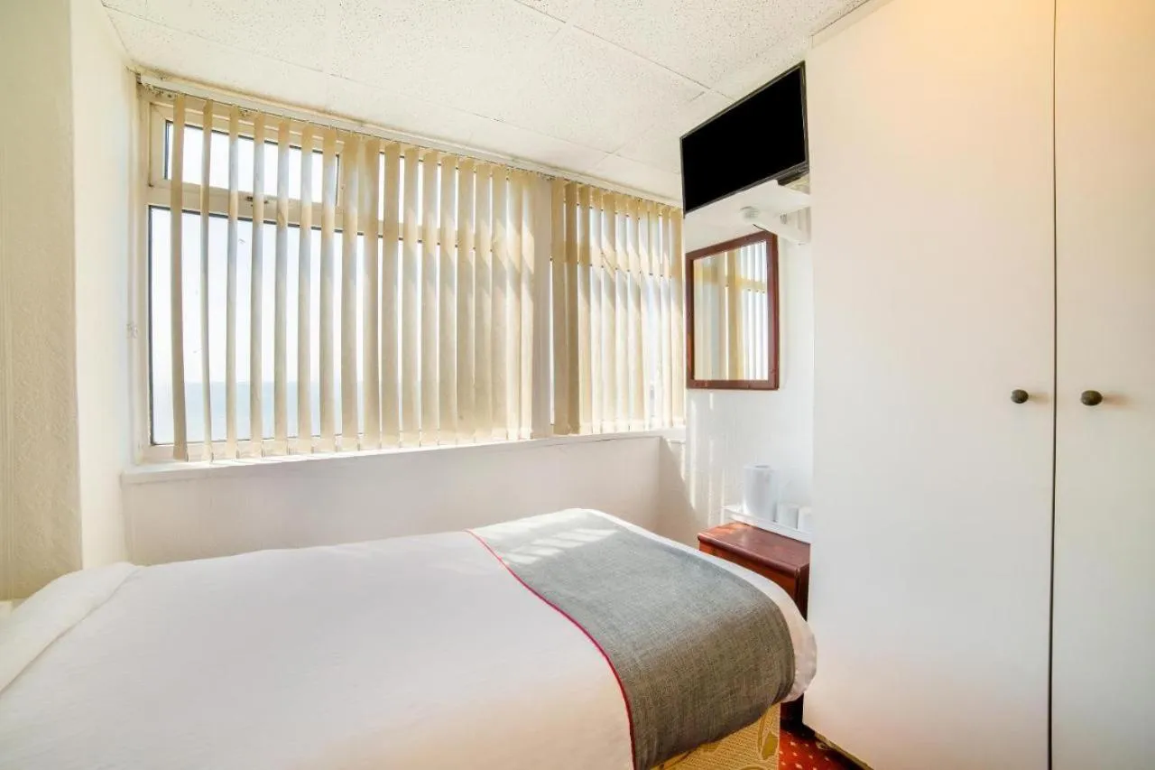 Bed in HOTEL BLUE OCEAN - Call For Cheap Prices - Check In Until 3AM