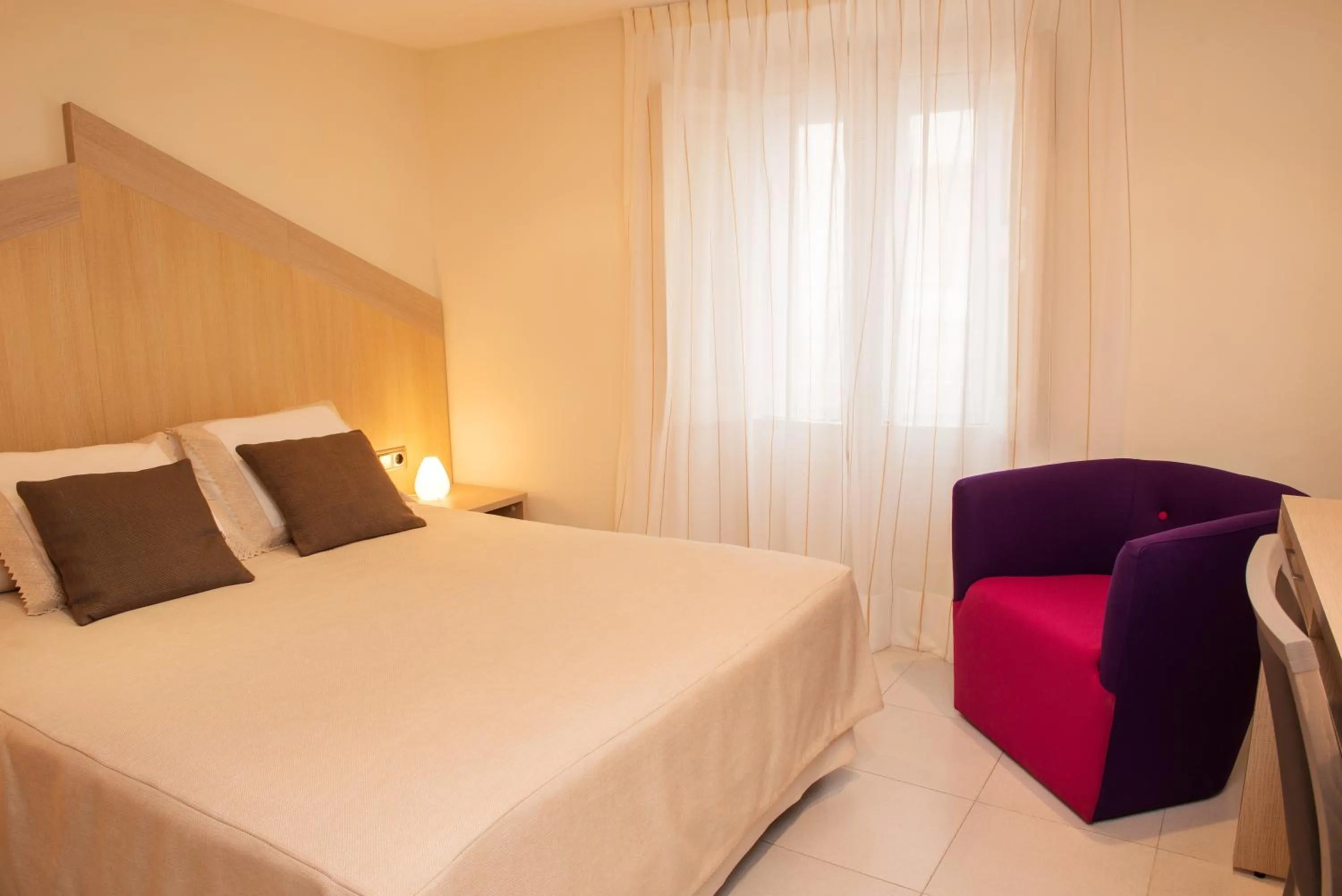 Day, Bed in Hotel Capri