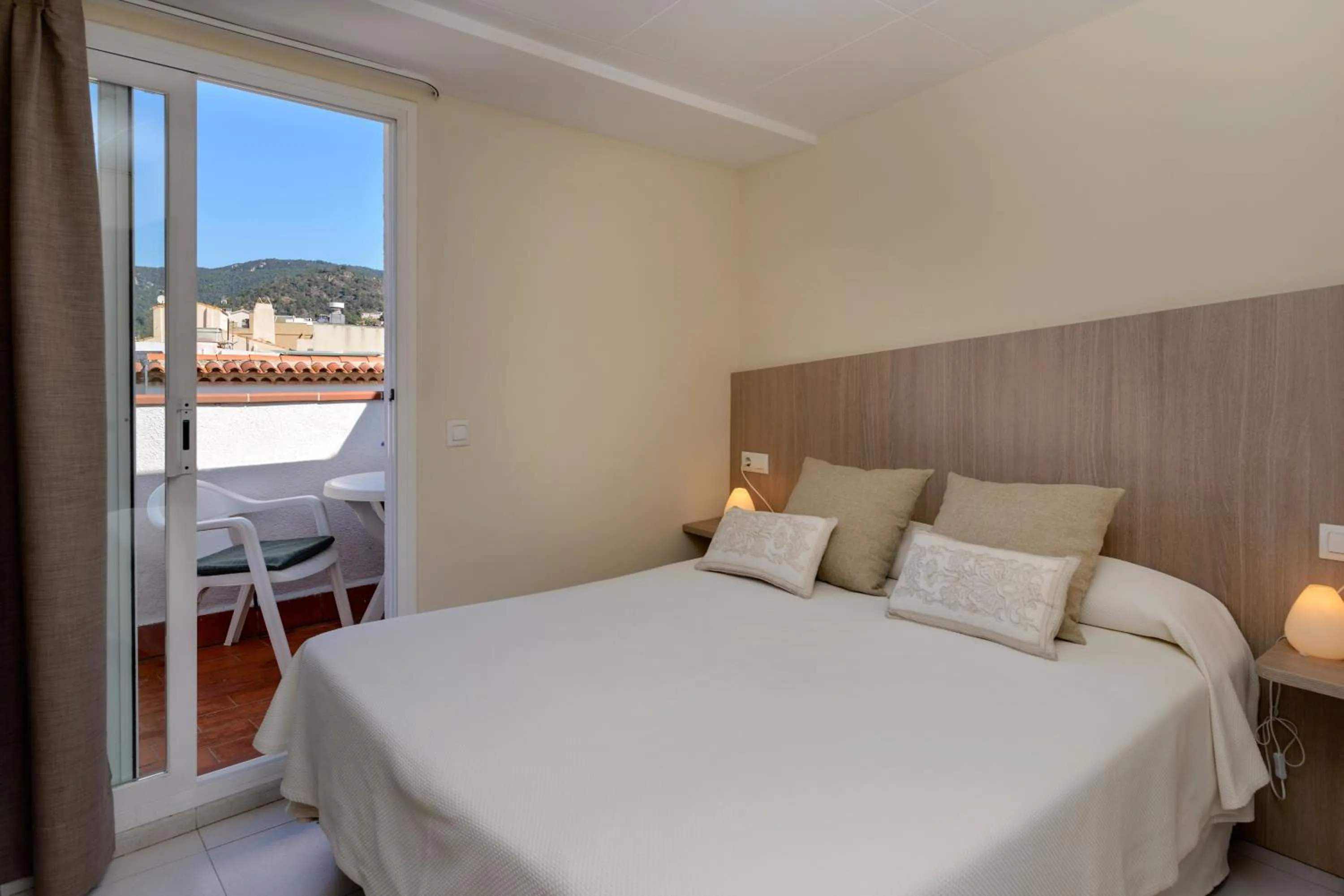 Bed in Hotel Capri