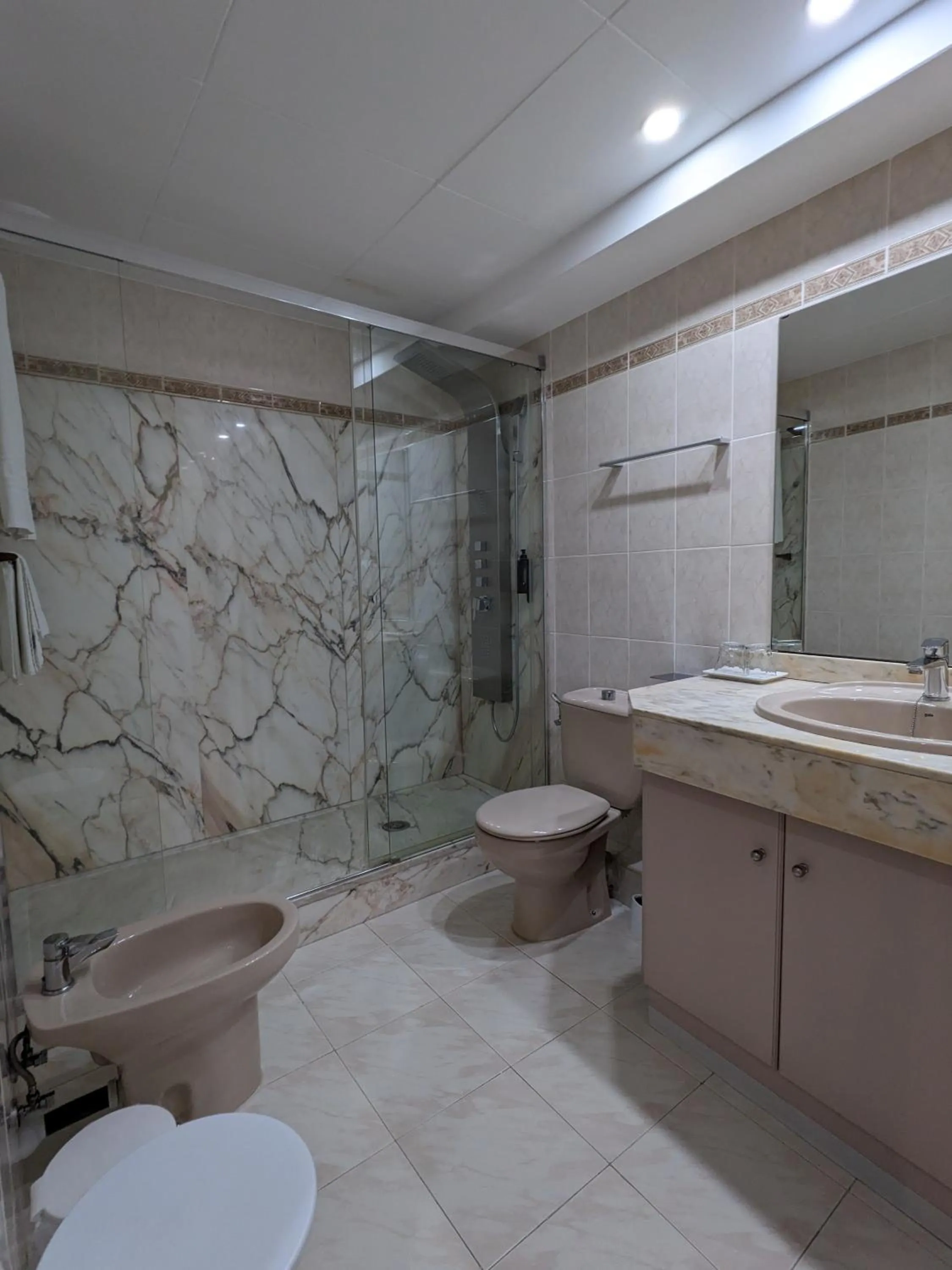 Shower in Hotel Capri