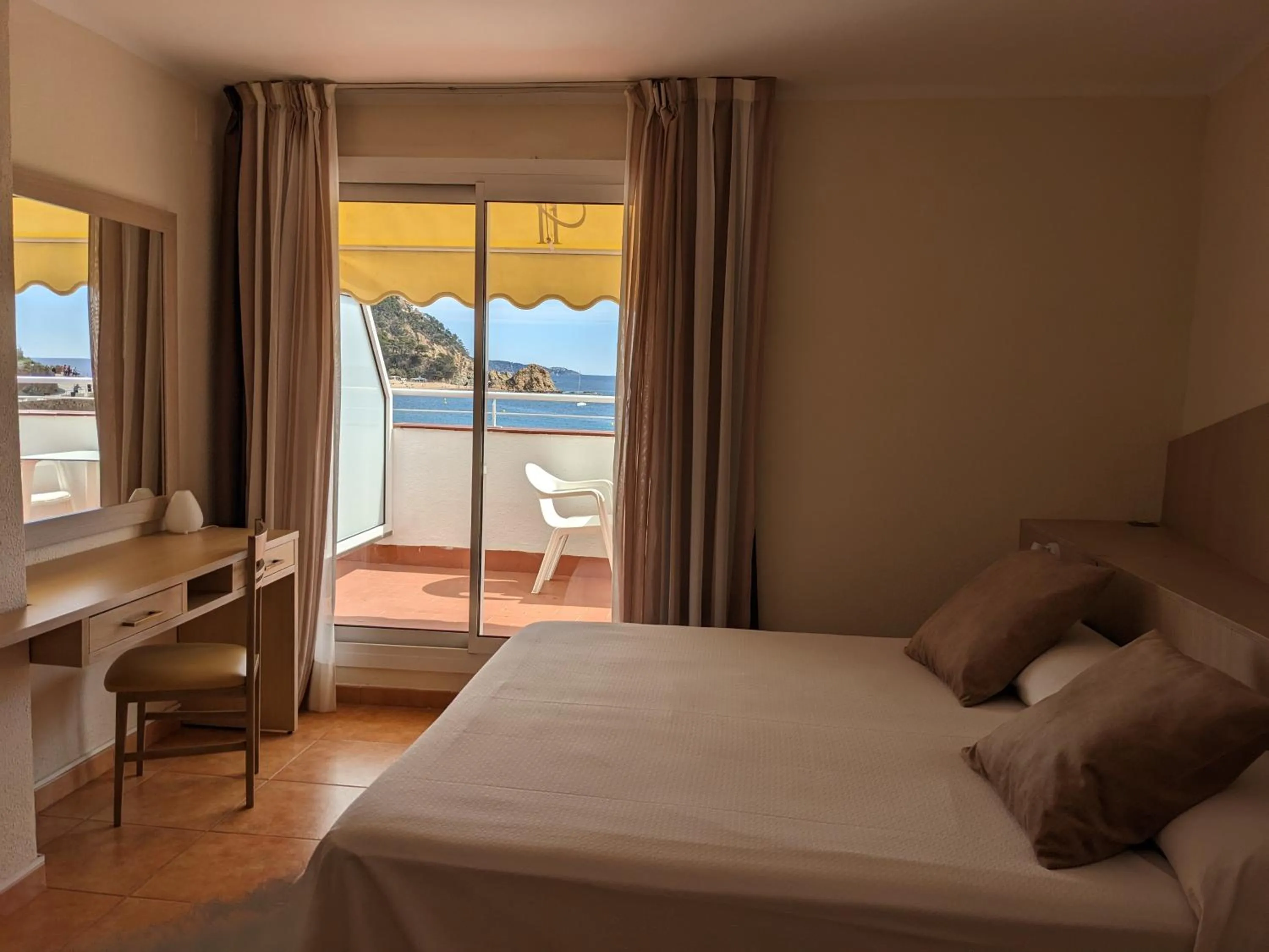 Bed in Hotel Capri