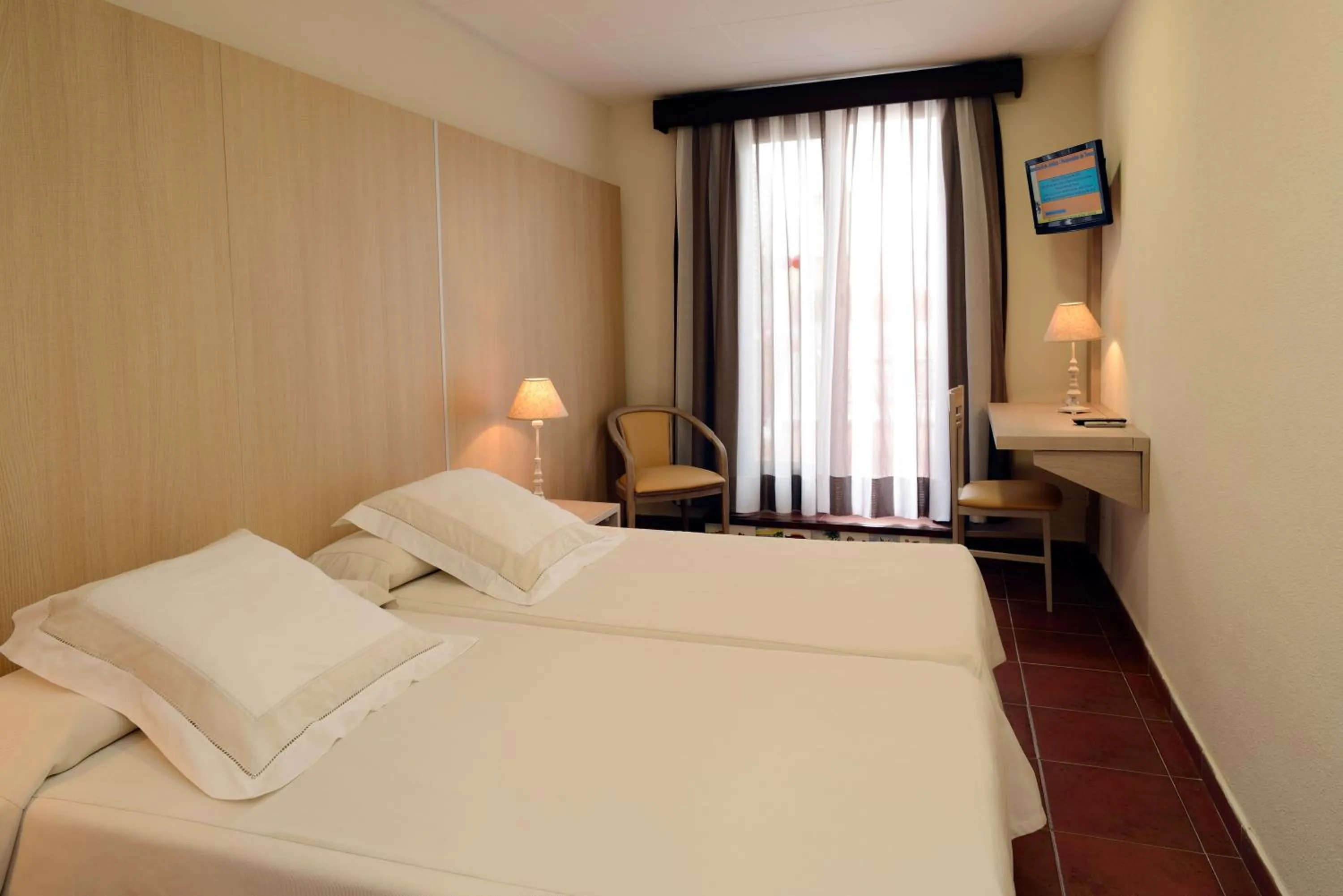 Day, Bed in Hotel Capri