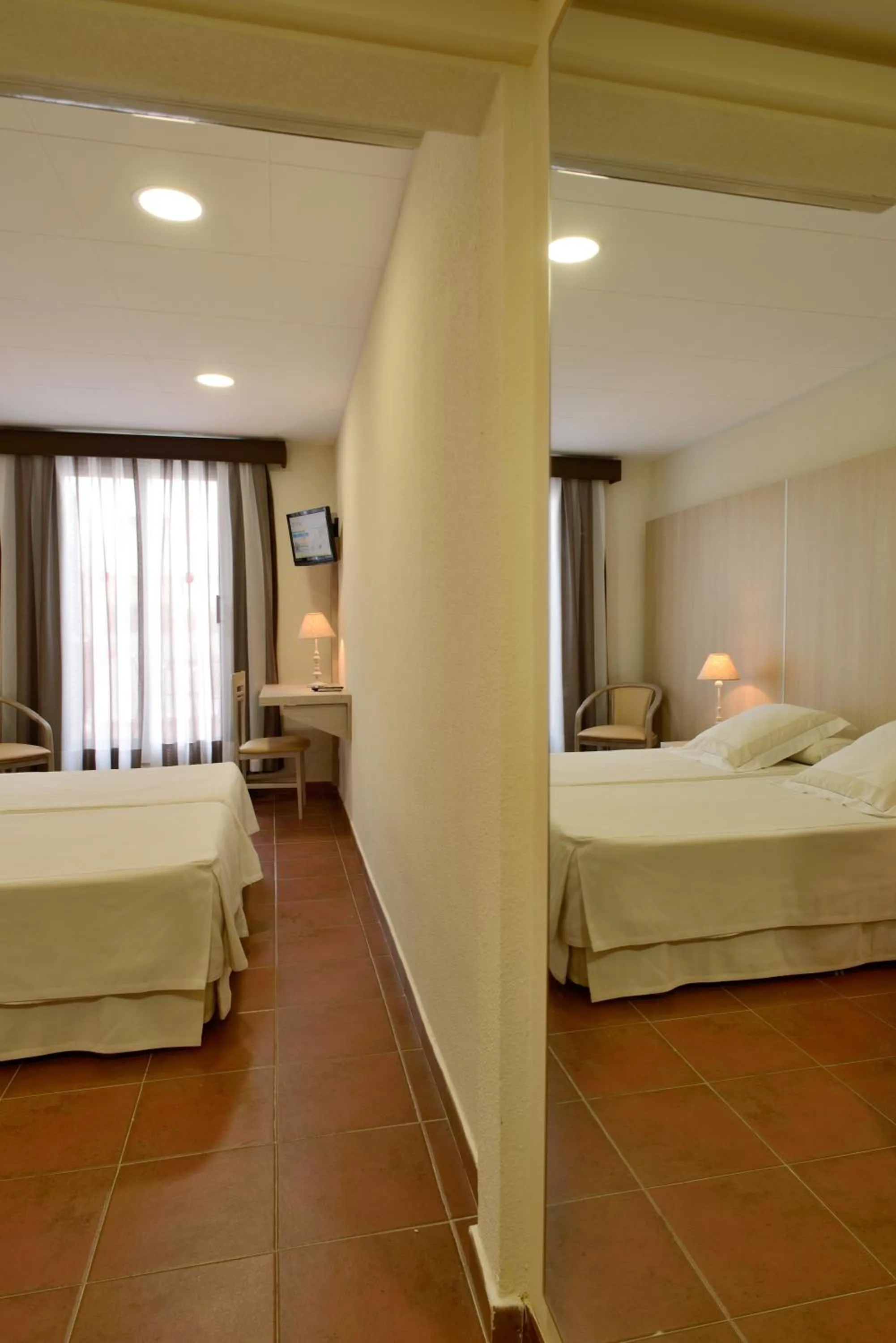 Day, Bed in Hotel Capri
