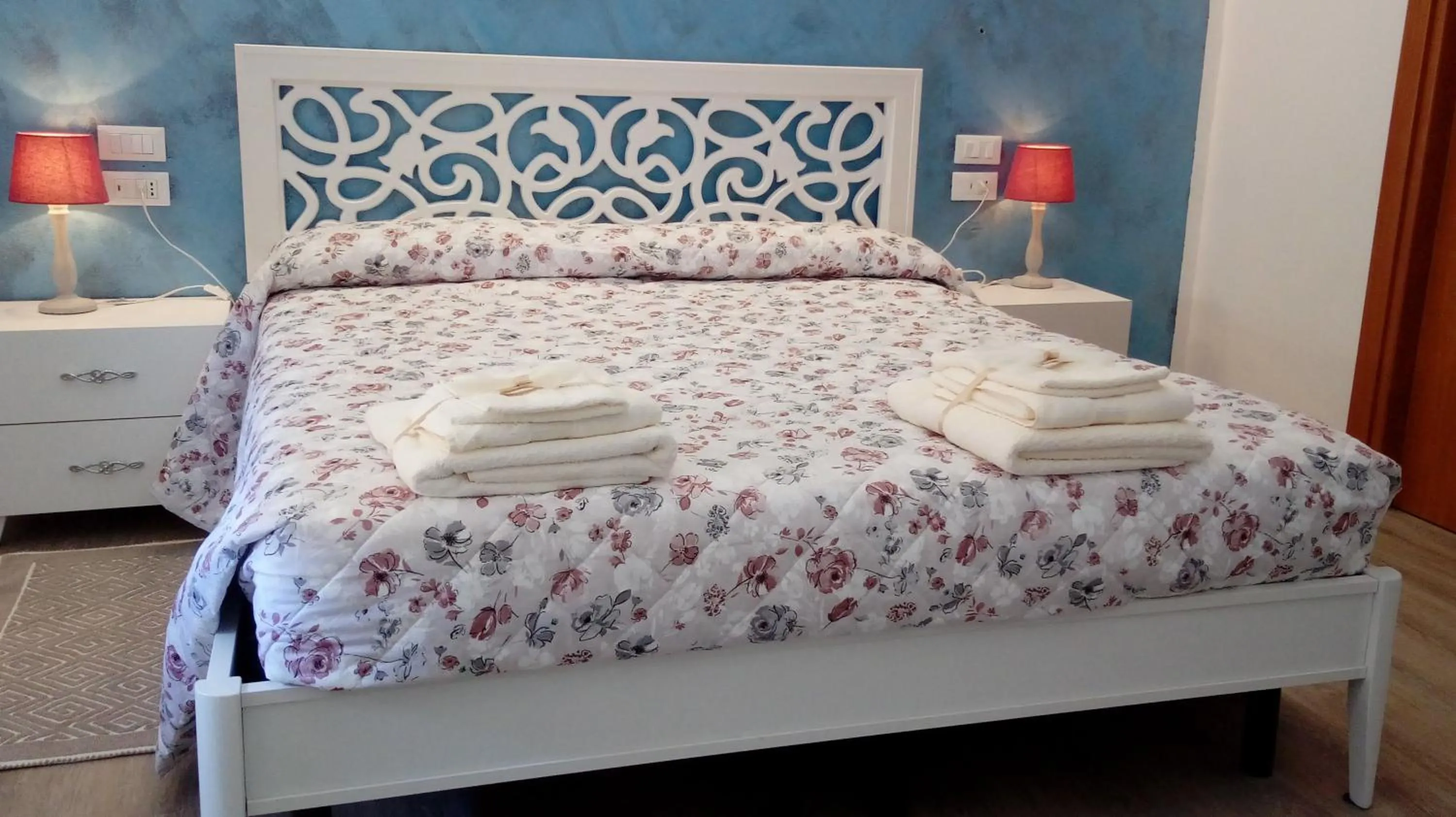 Photo of the whole room, Bed in Terrazza sul Mare