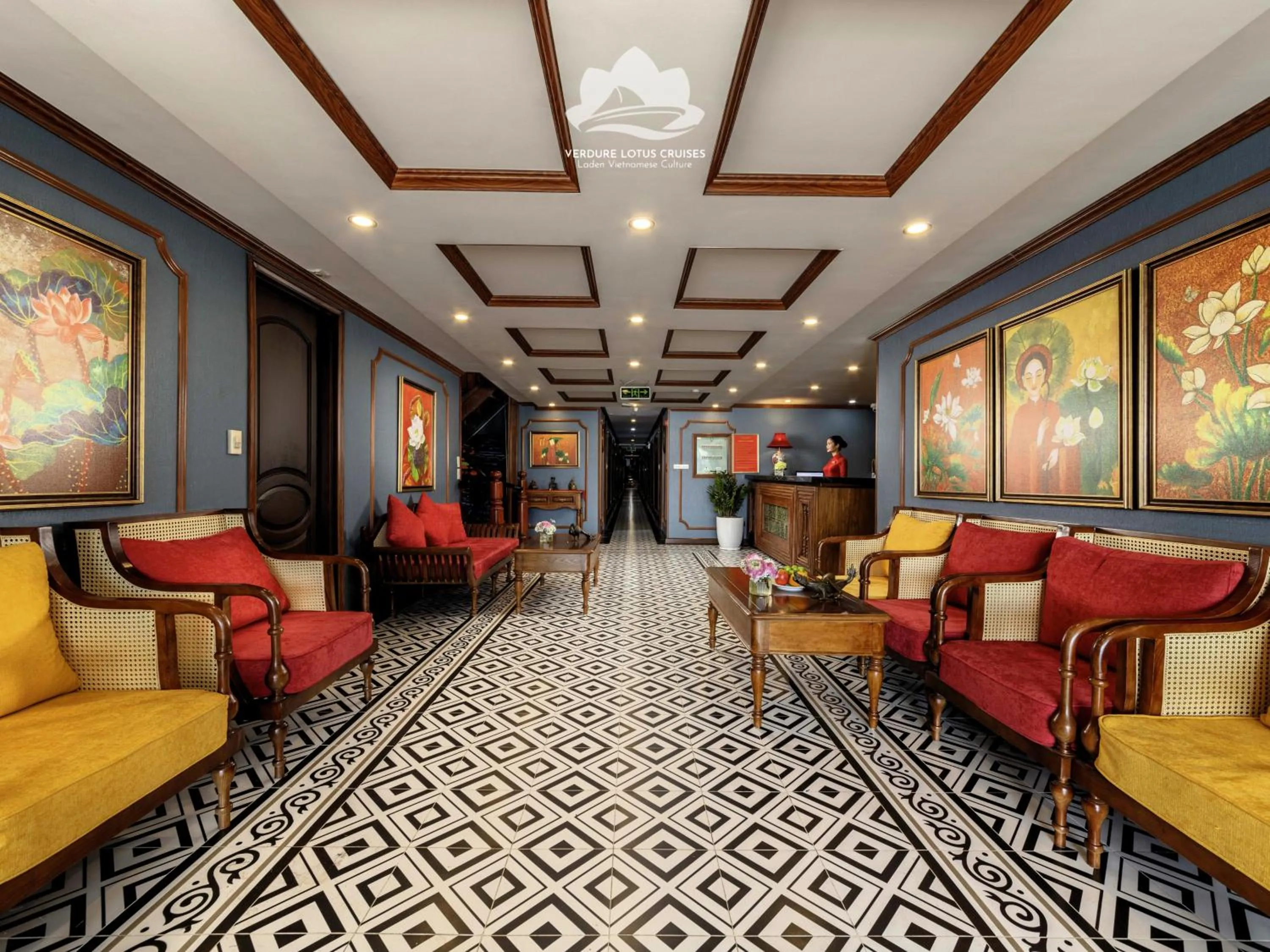 Communal lounge/ TV room in Verdure Lotus Grandeur Cruise on Ha Long Bay