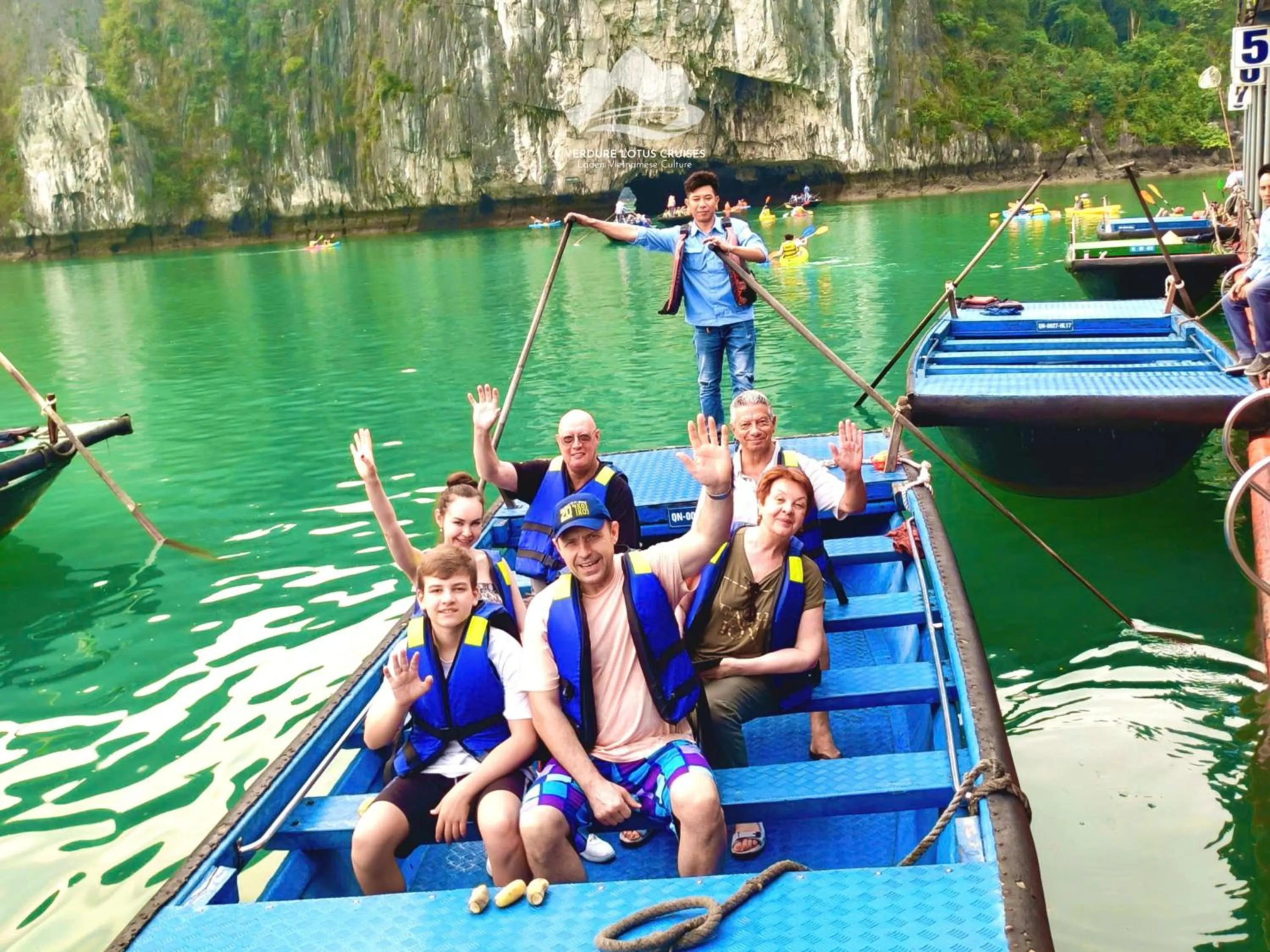 Activities in Verdure Lotus Grandeur Cruise on Ha Long Bay