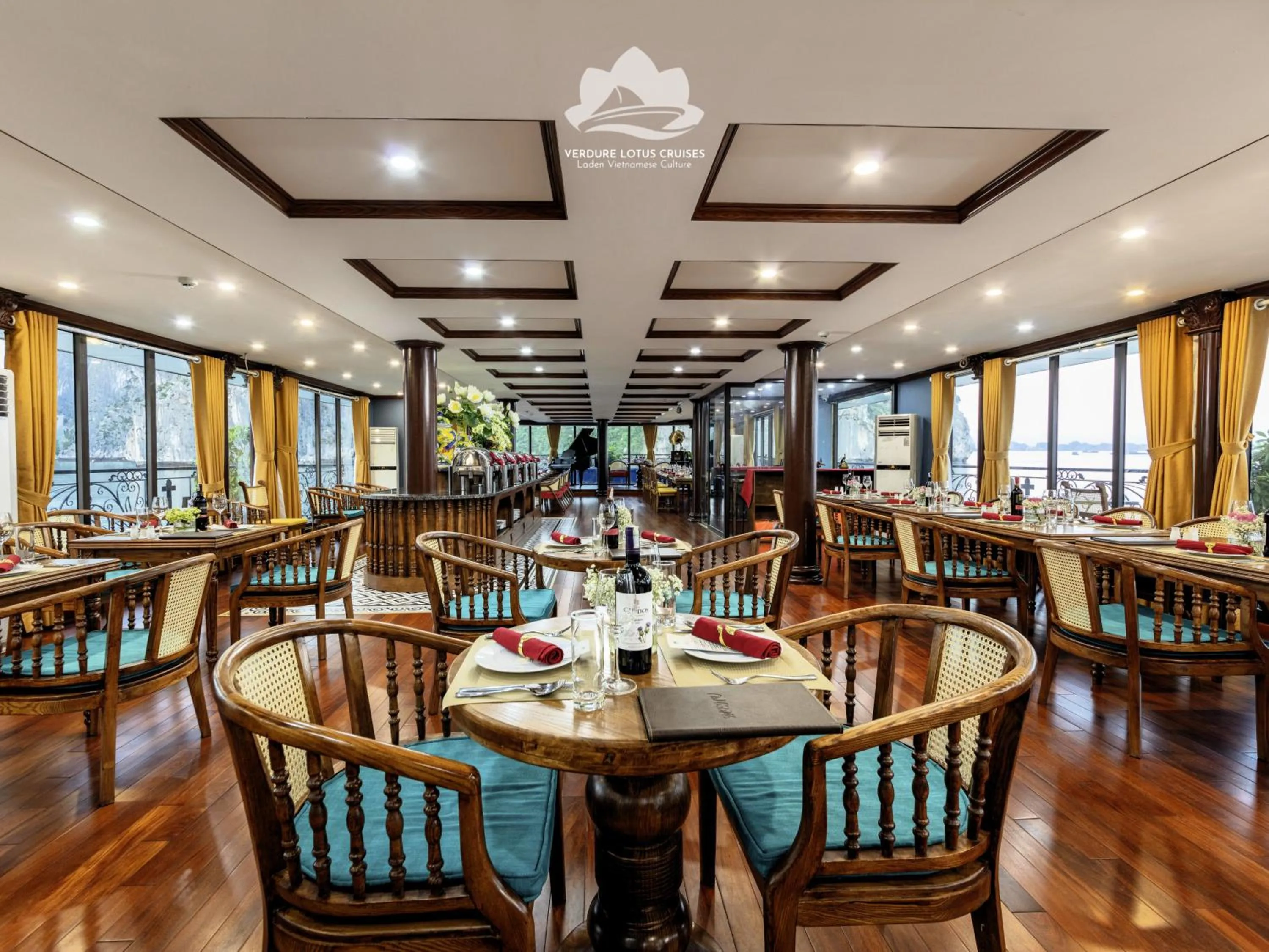 Restaurant/places to eat in Verdure Lotus Grandeur Cruise on Ha Long Bay