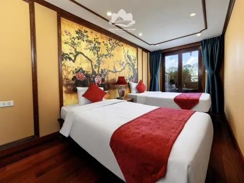 Bed in Verdure Lotus Grandeur Cruise on Ha Long Bay