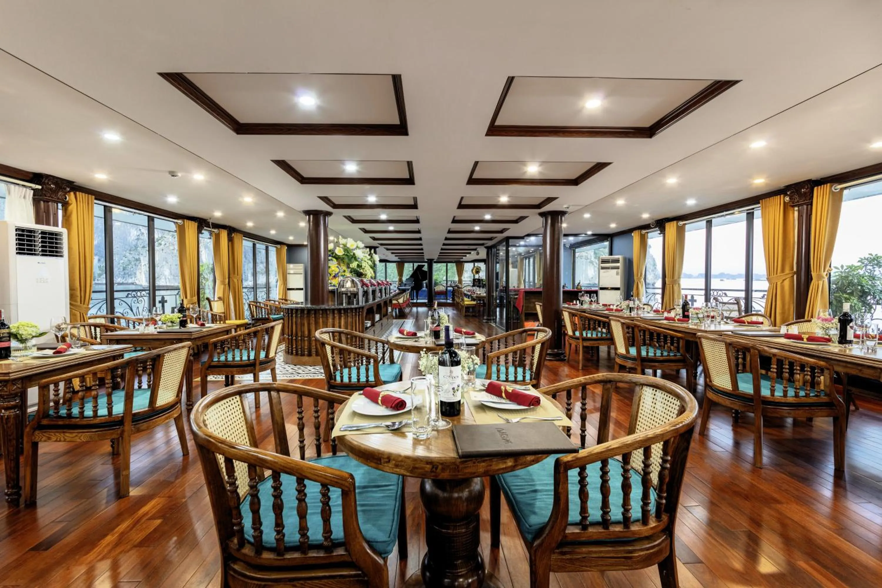 Restaurant/places to eat in Verdure Lotus Grandeur Cruise on Ha Long Bay