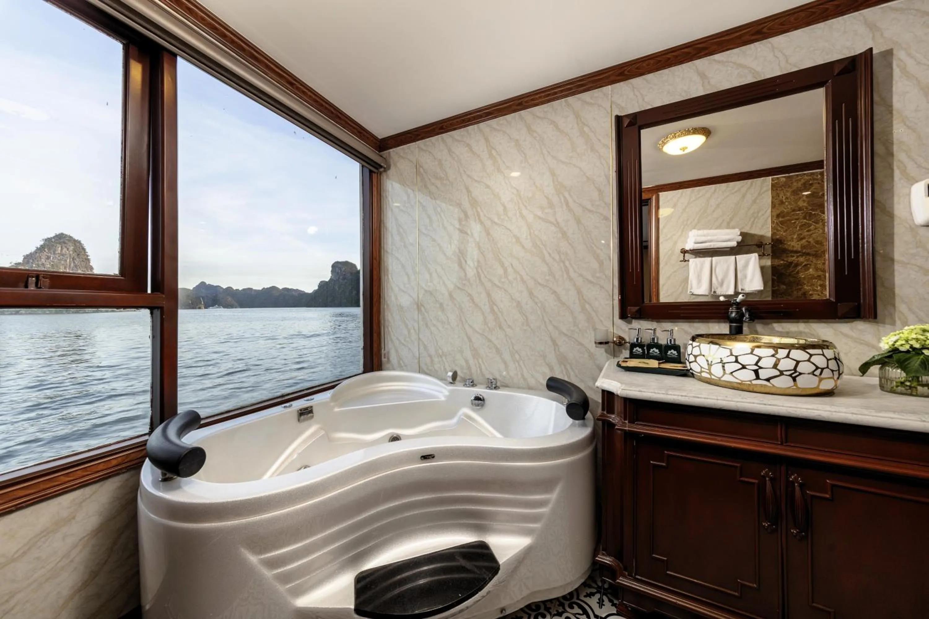 Shower in Verdure Lotus Grandeur Cruise on Ha Long Bay