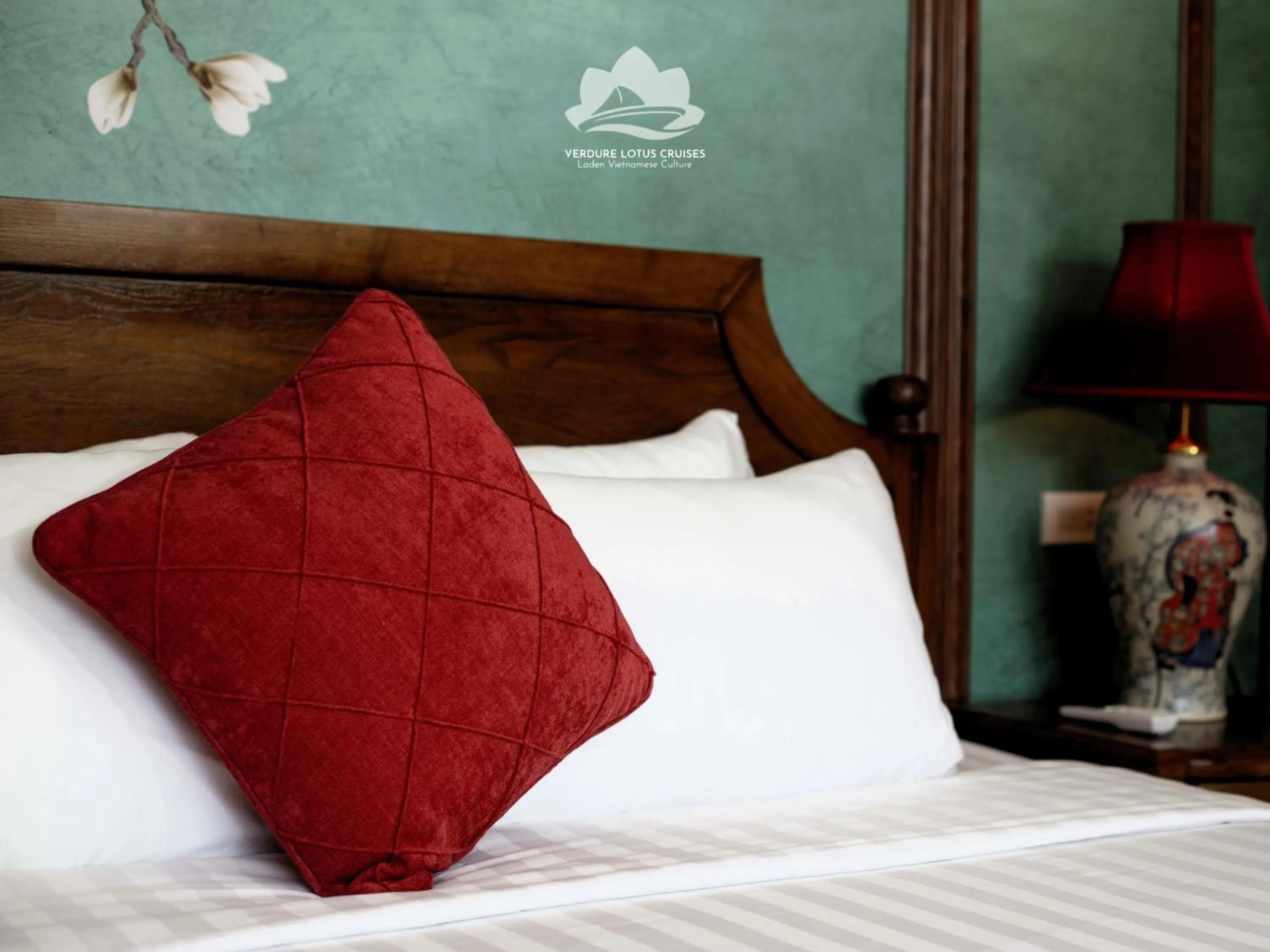 Bed in Verdure Lotus Grandeur Cruise on Ha Long Bay