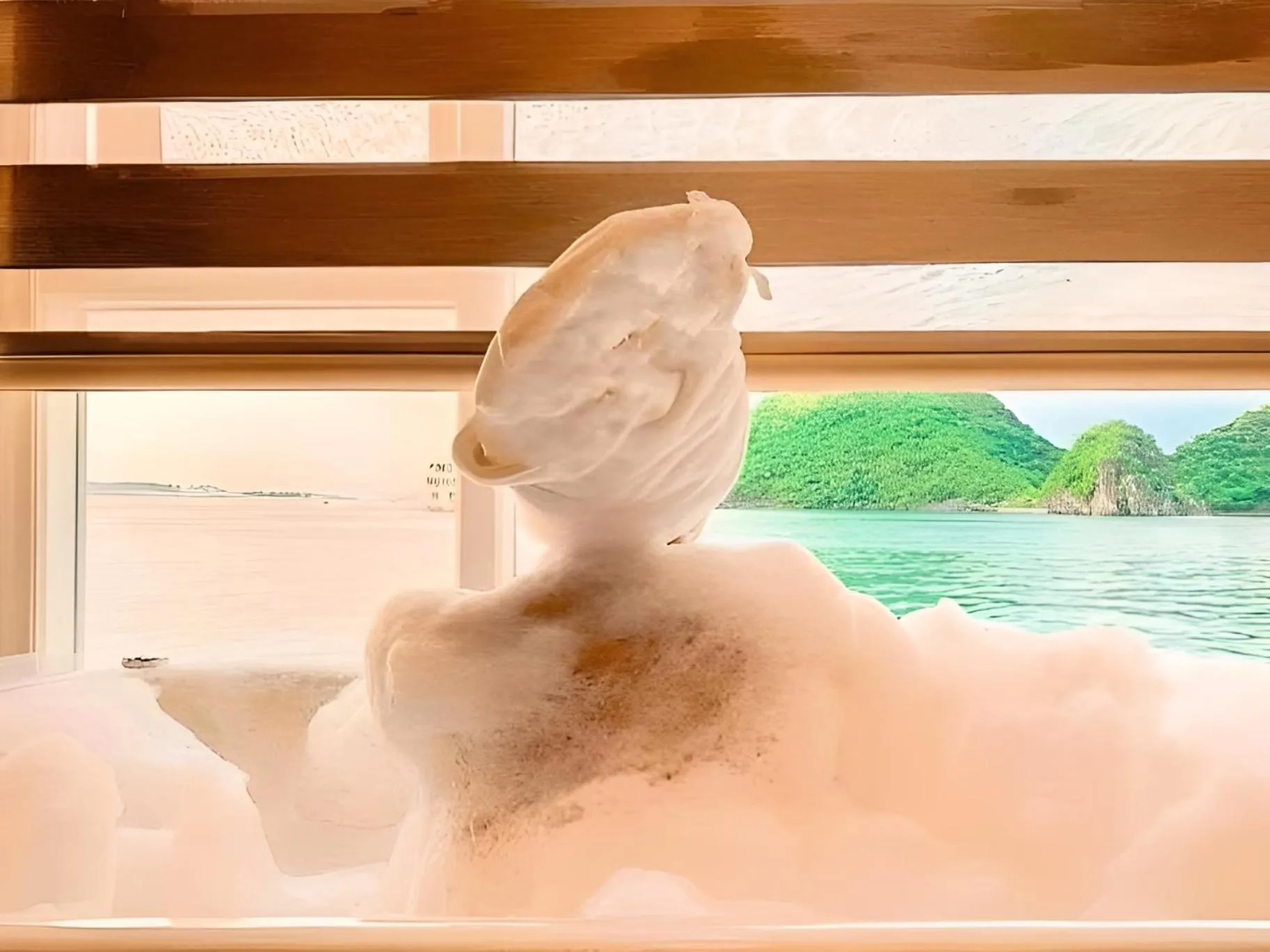 Time of day in Verdure Lotus Grandeur Cruise on Ha Long Bay